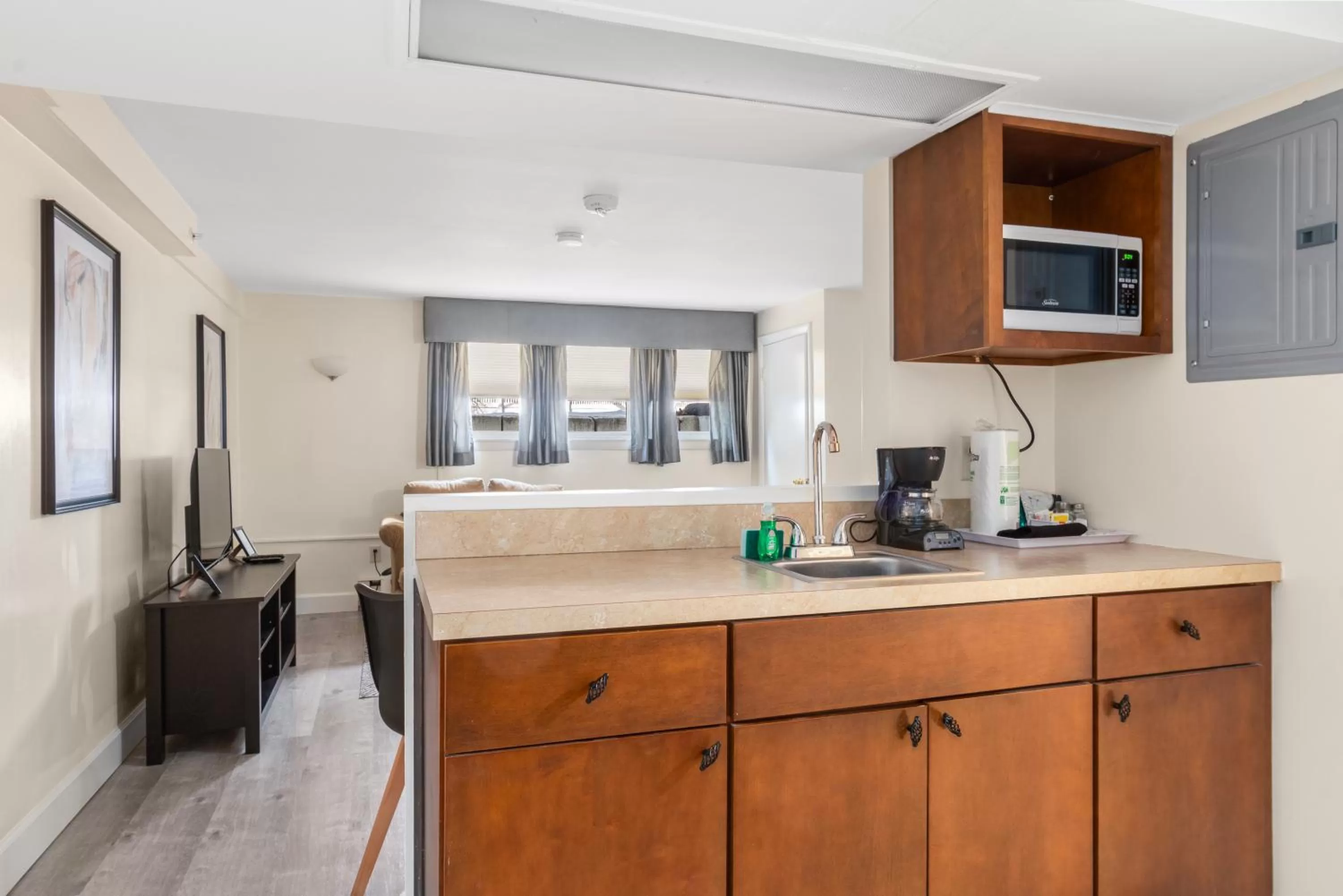 Kitchen or kitchenette in The Beverly
