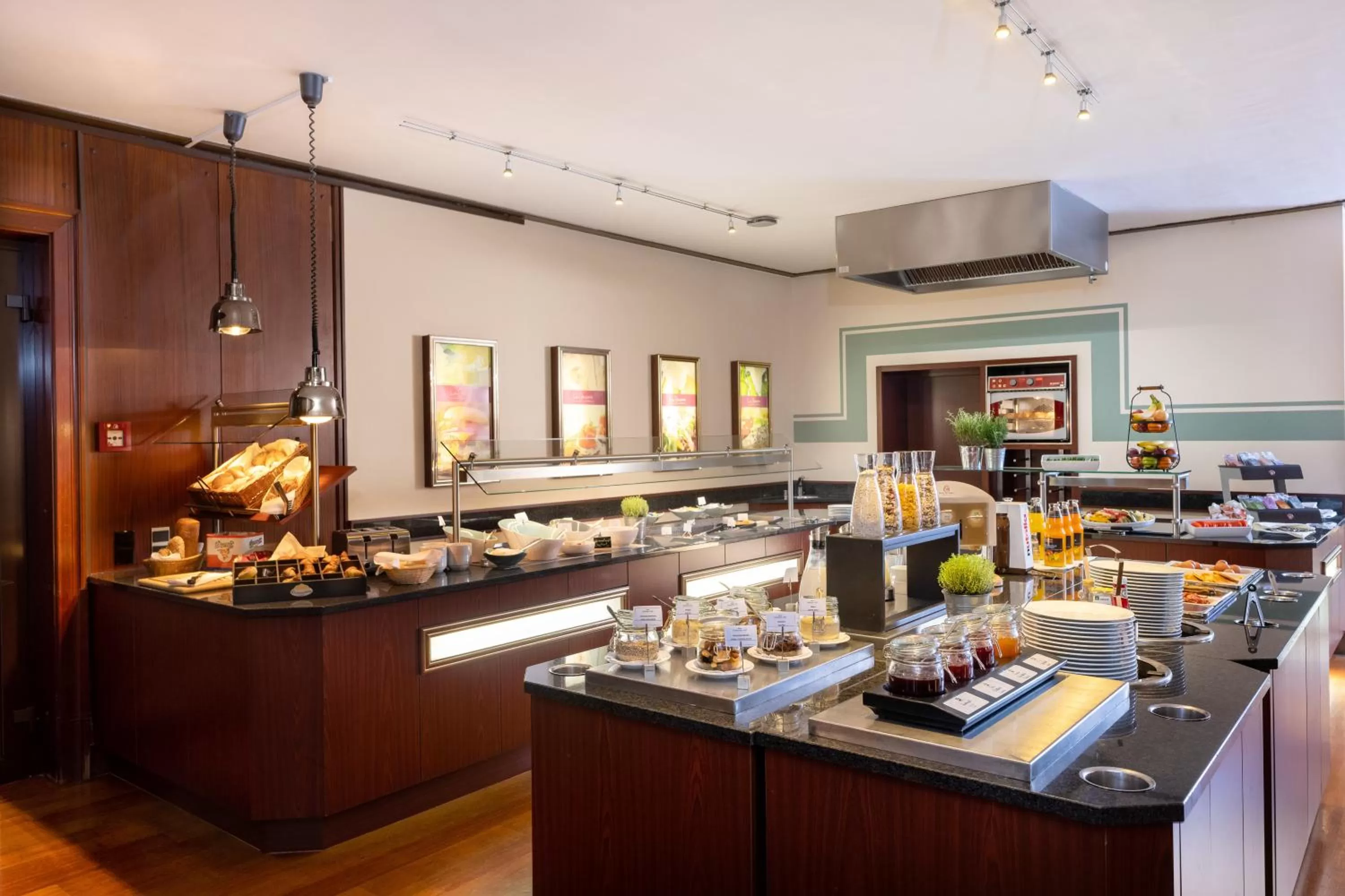 Buffet breakfast in Hotel Krefelder Hof