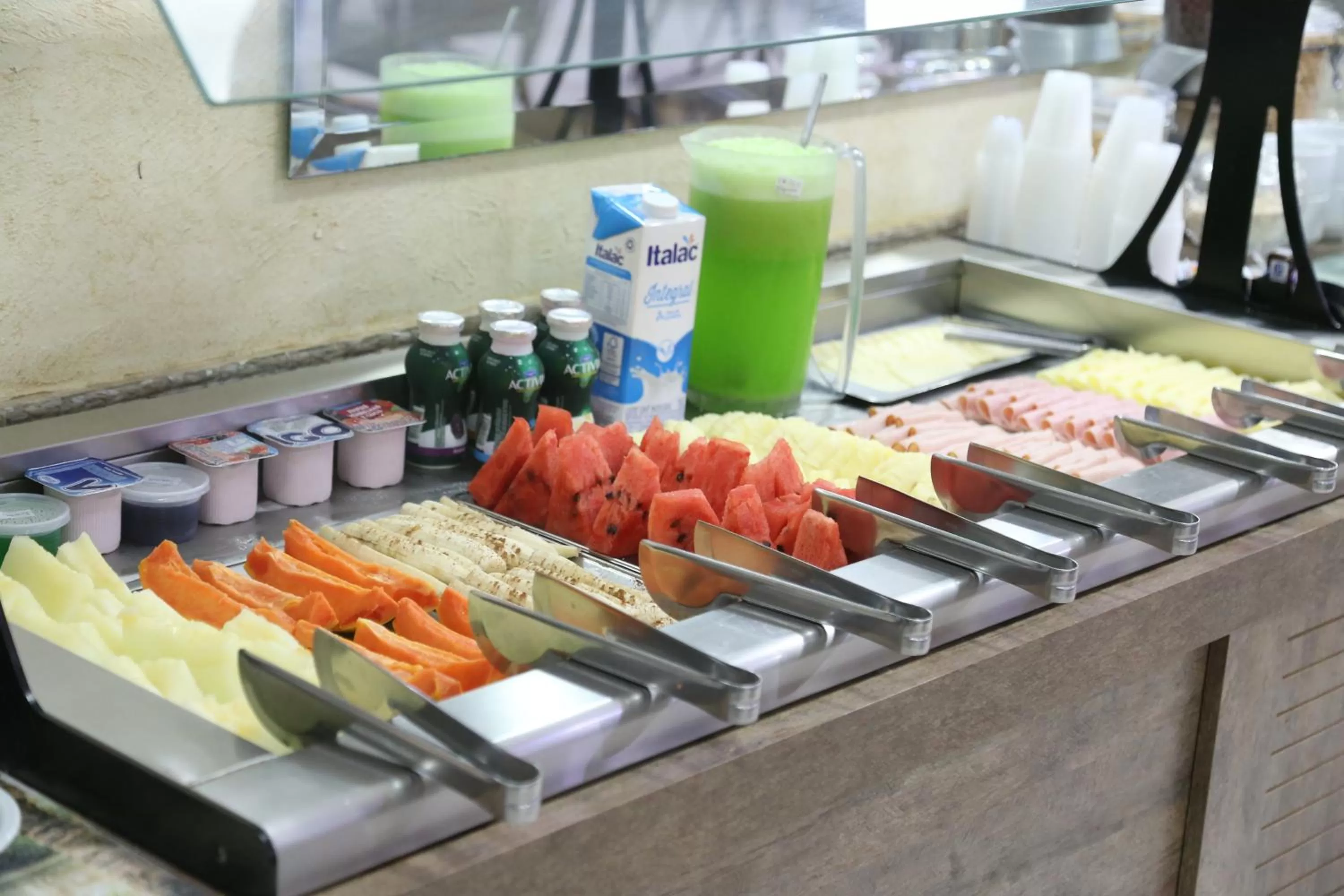 Food and drinks in Larison Executive - by Easy Hotéis