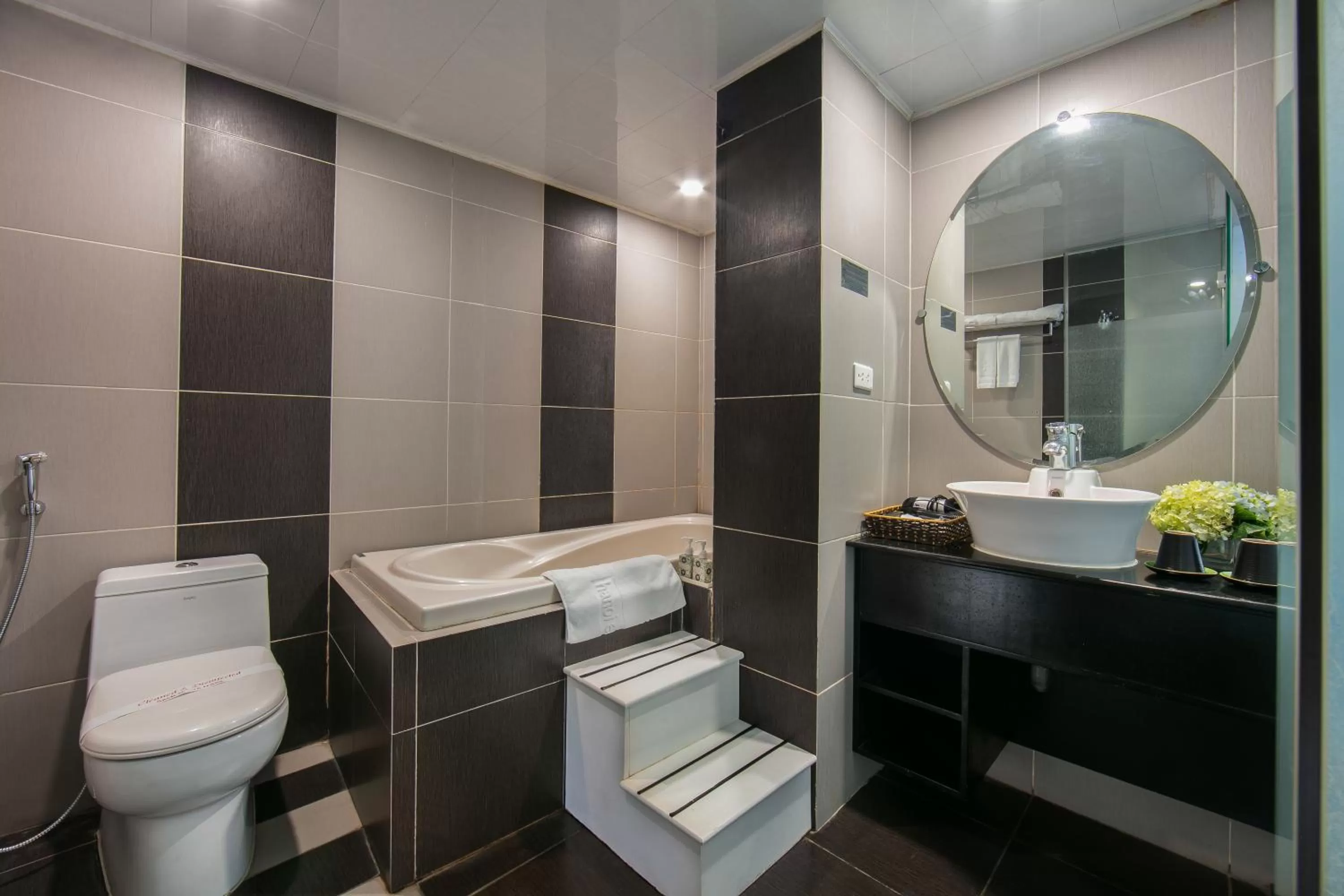 Bathroom in Hanoi Emotion Hotel