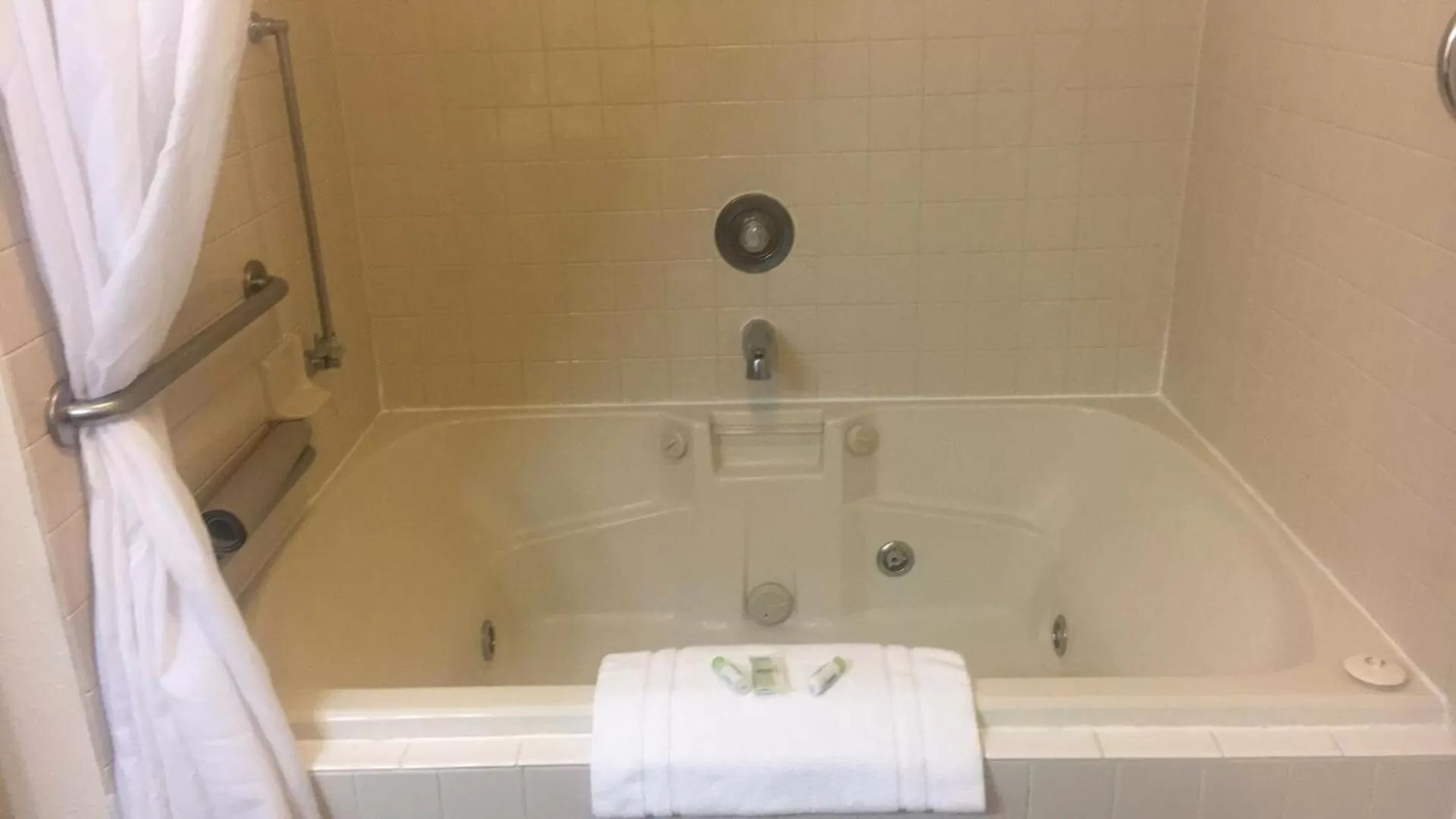 Bathroom in Snohomish Inn