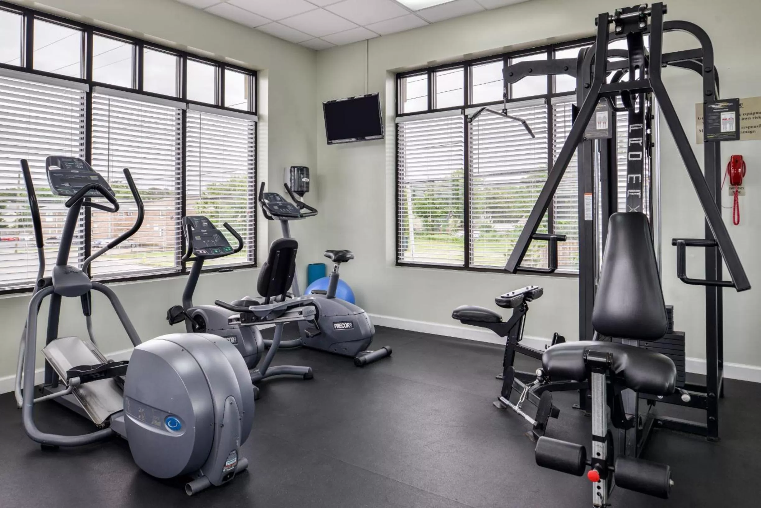 Fitness centre/facilities in Best Western Plus Holiday Sands Inn & Suites