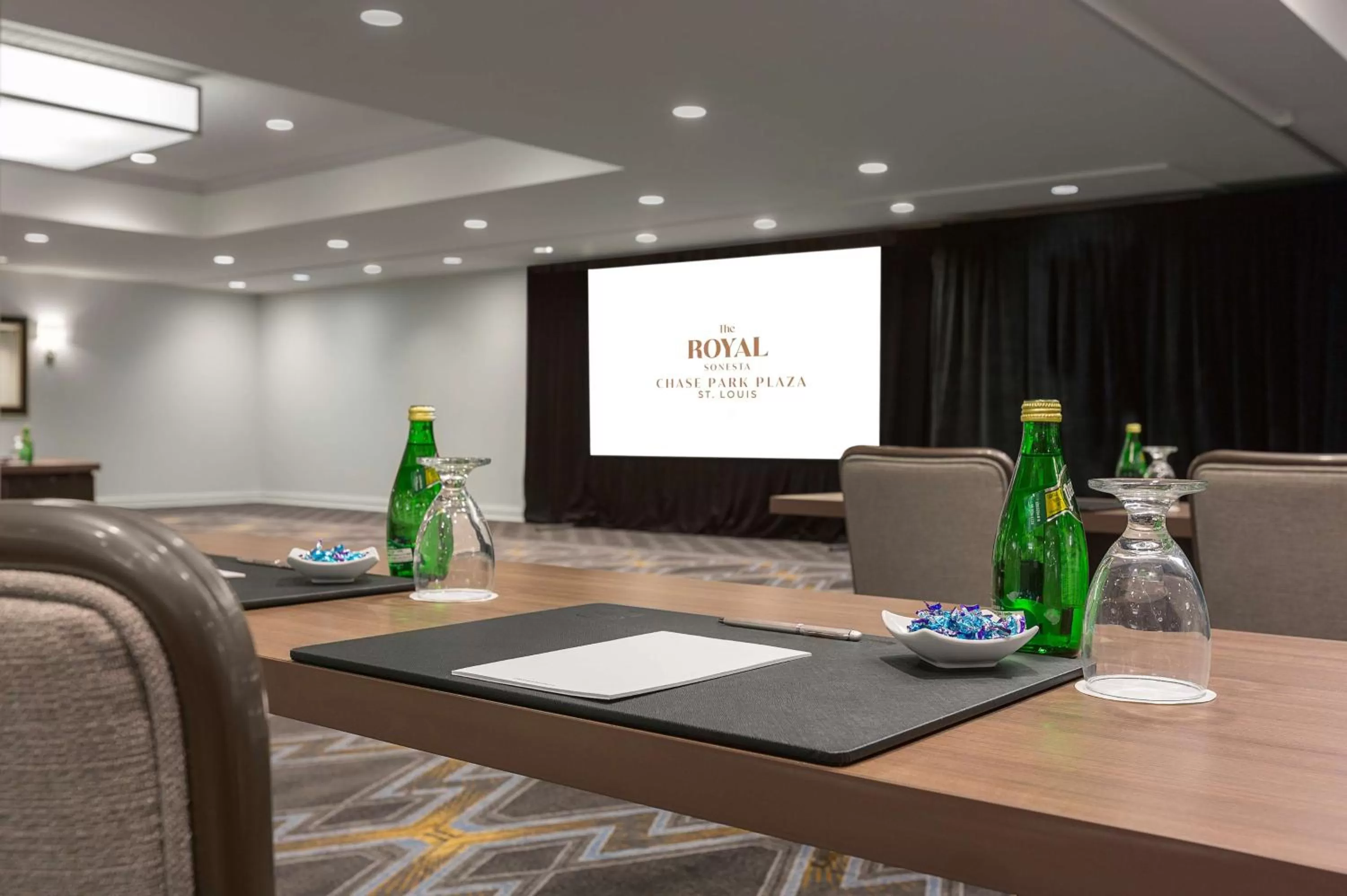 Bedroom in The Royal Sonesta Chase Park Plaza St Louis