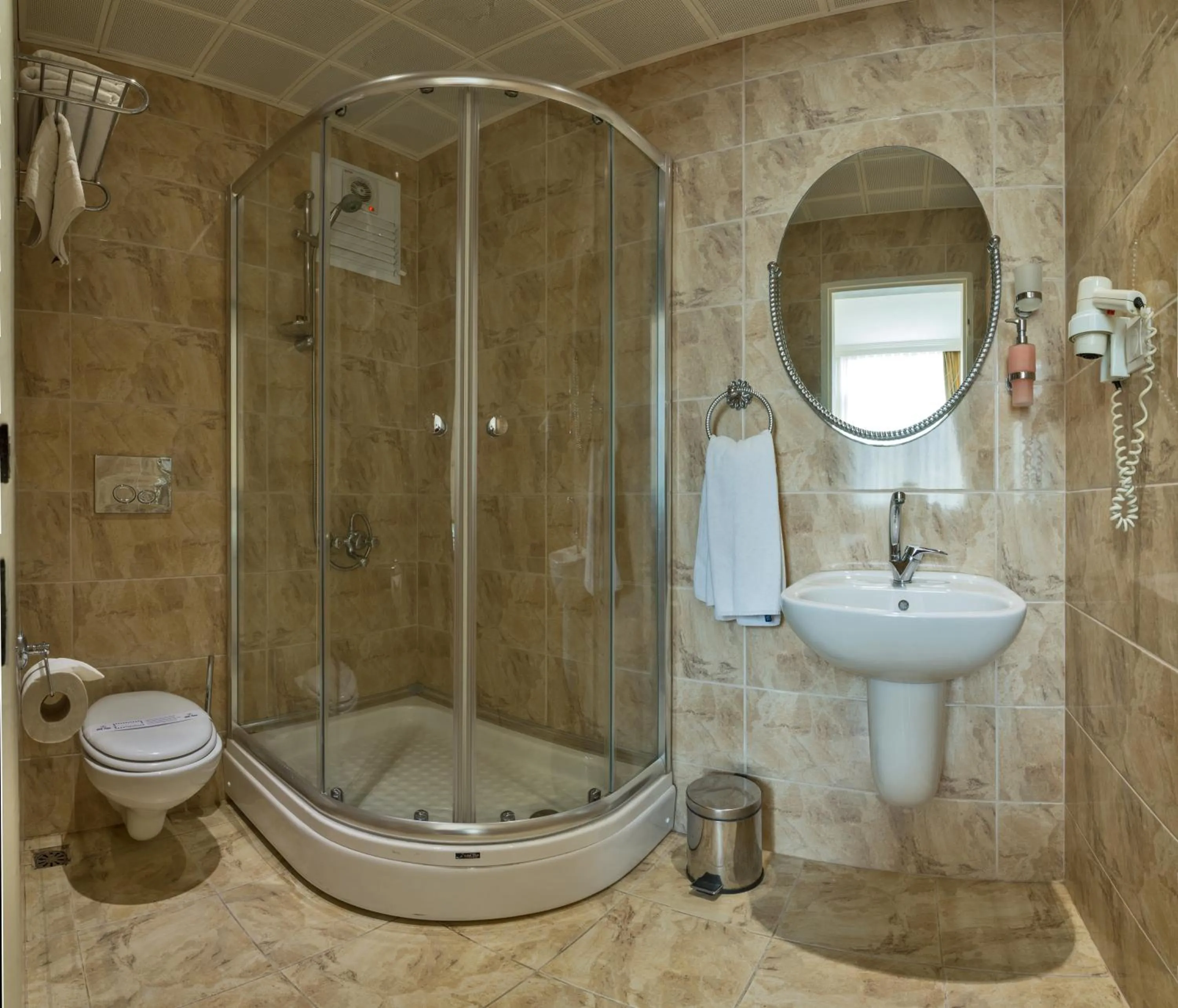 Bathroom in Fuar Hotel