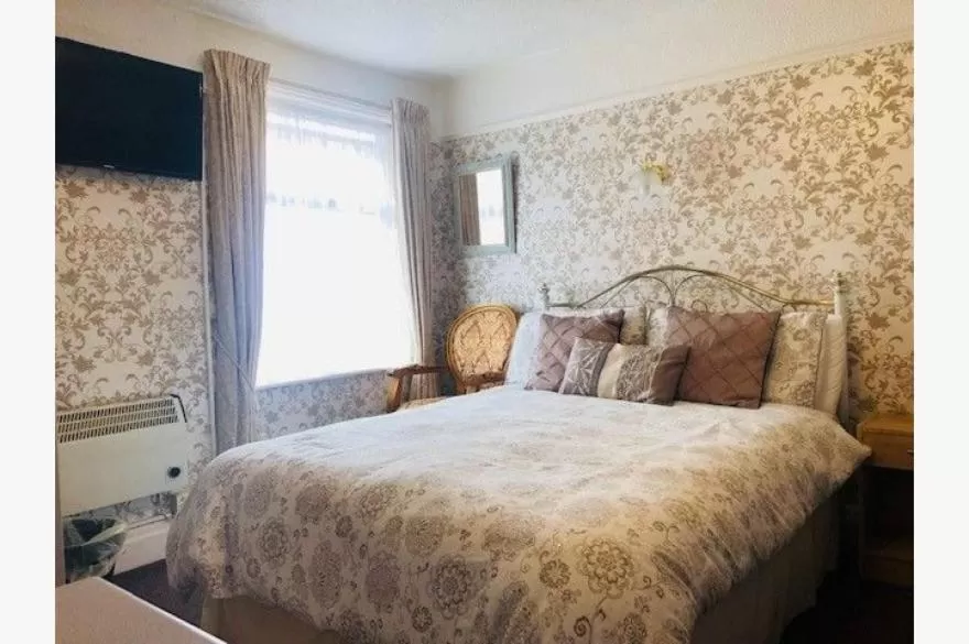 Bed in Dunromin Hotel