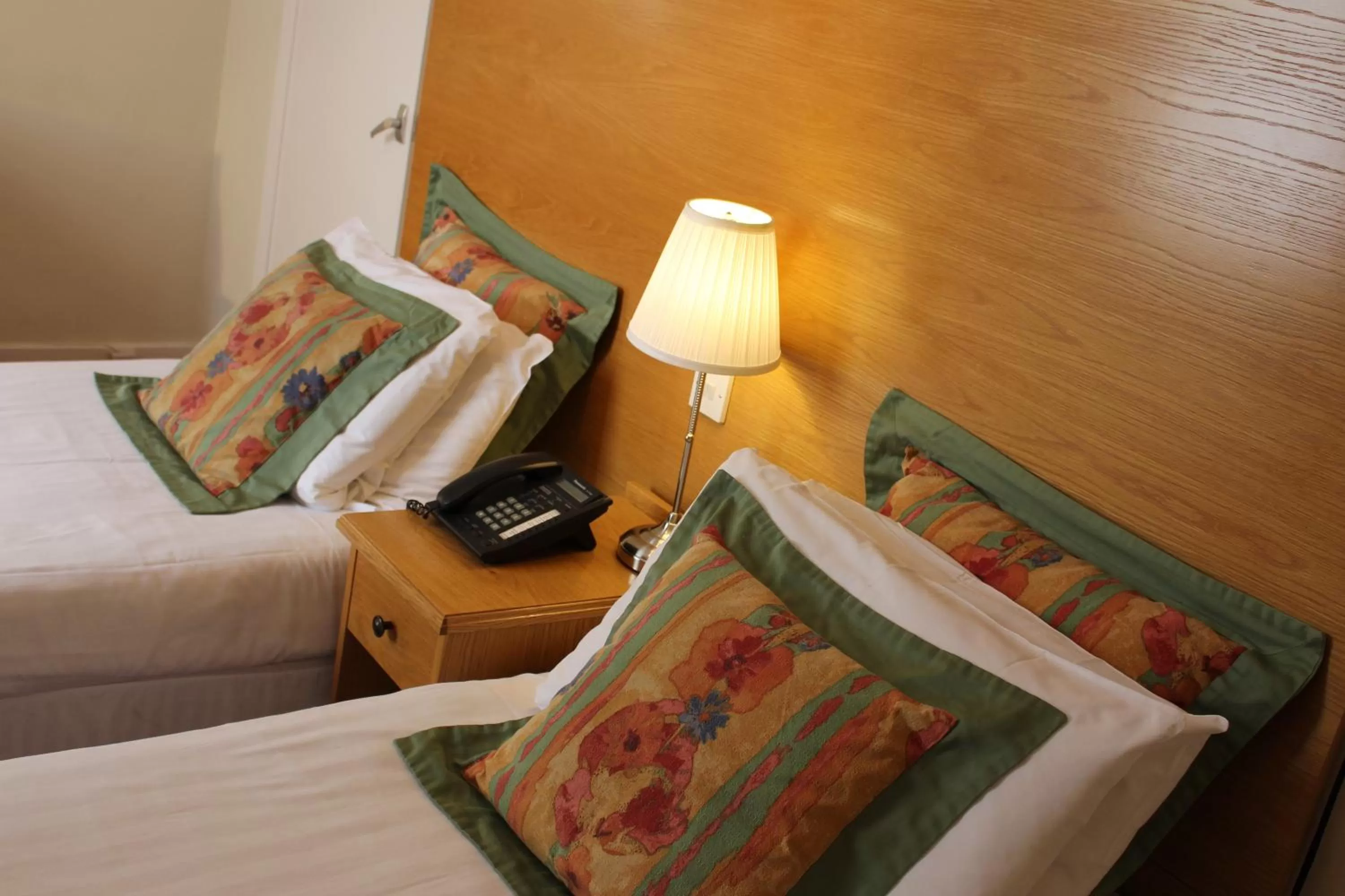 Bedroom, Bed in Horizon Hotel