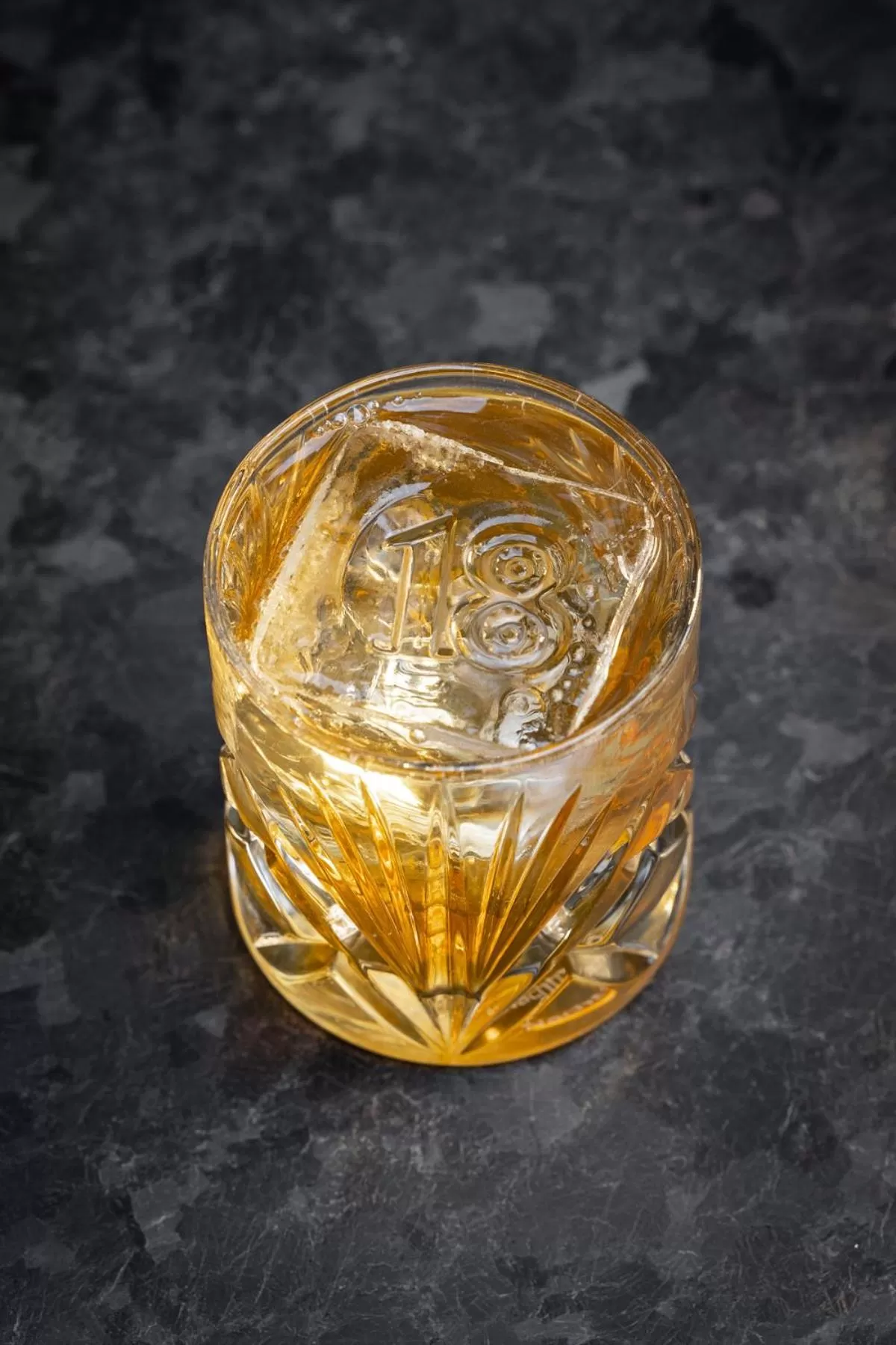 Lounge or bar in Hotel Le Place d'Armes - Relais & Châteaux