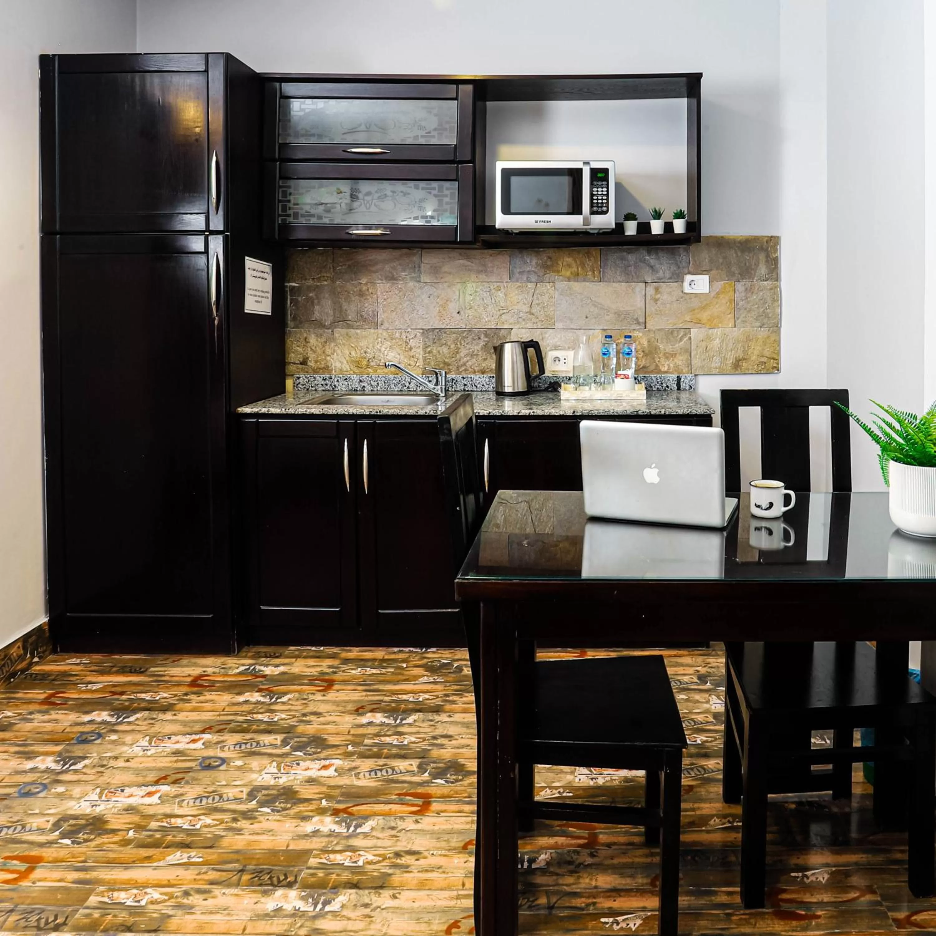 Coffee/tea facilities in NewCity Hotel & Suites