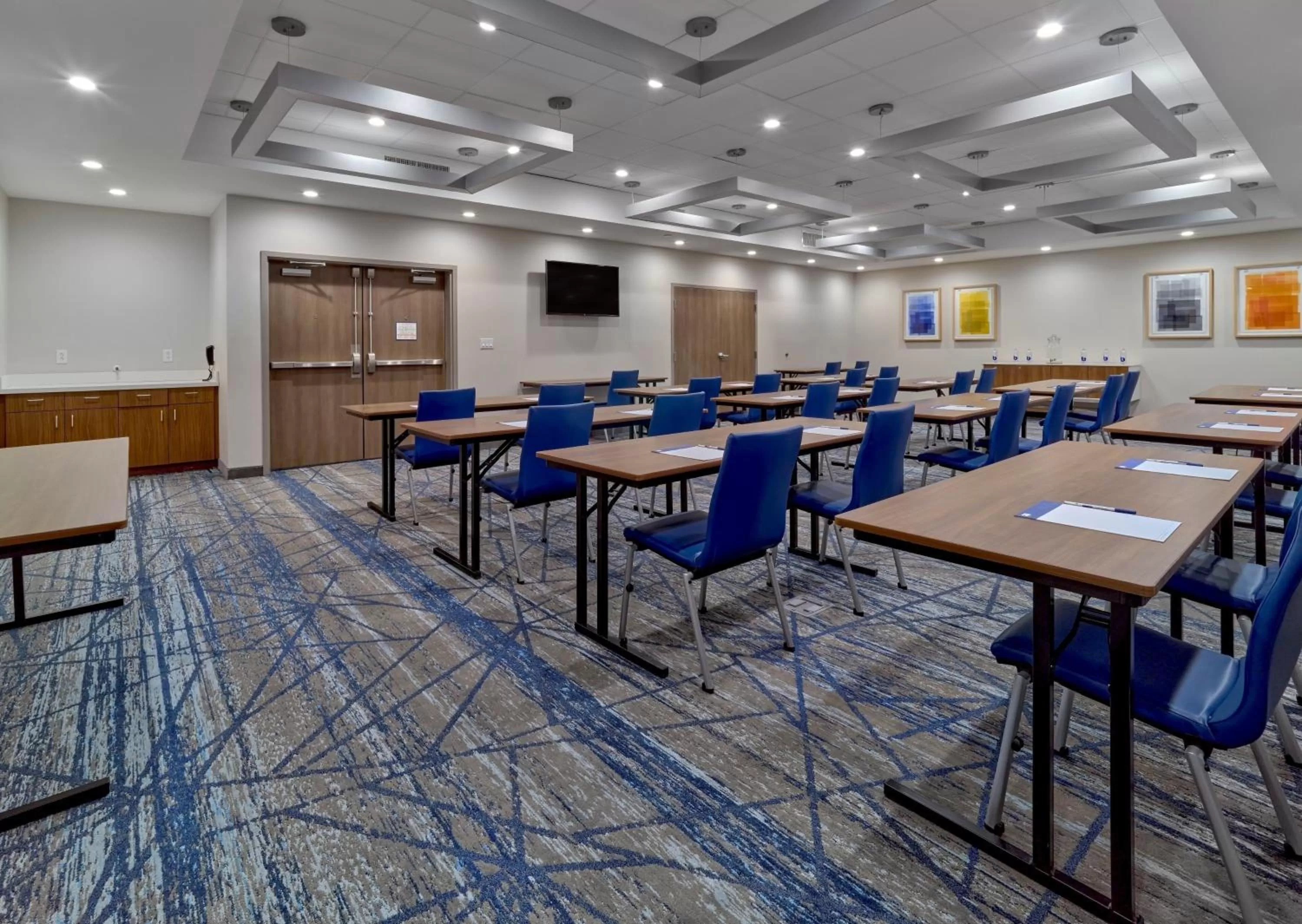 Meeting/conference room in Holiday Inn Express Hotel & Suites Idaho Falls by IHG