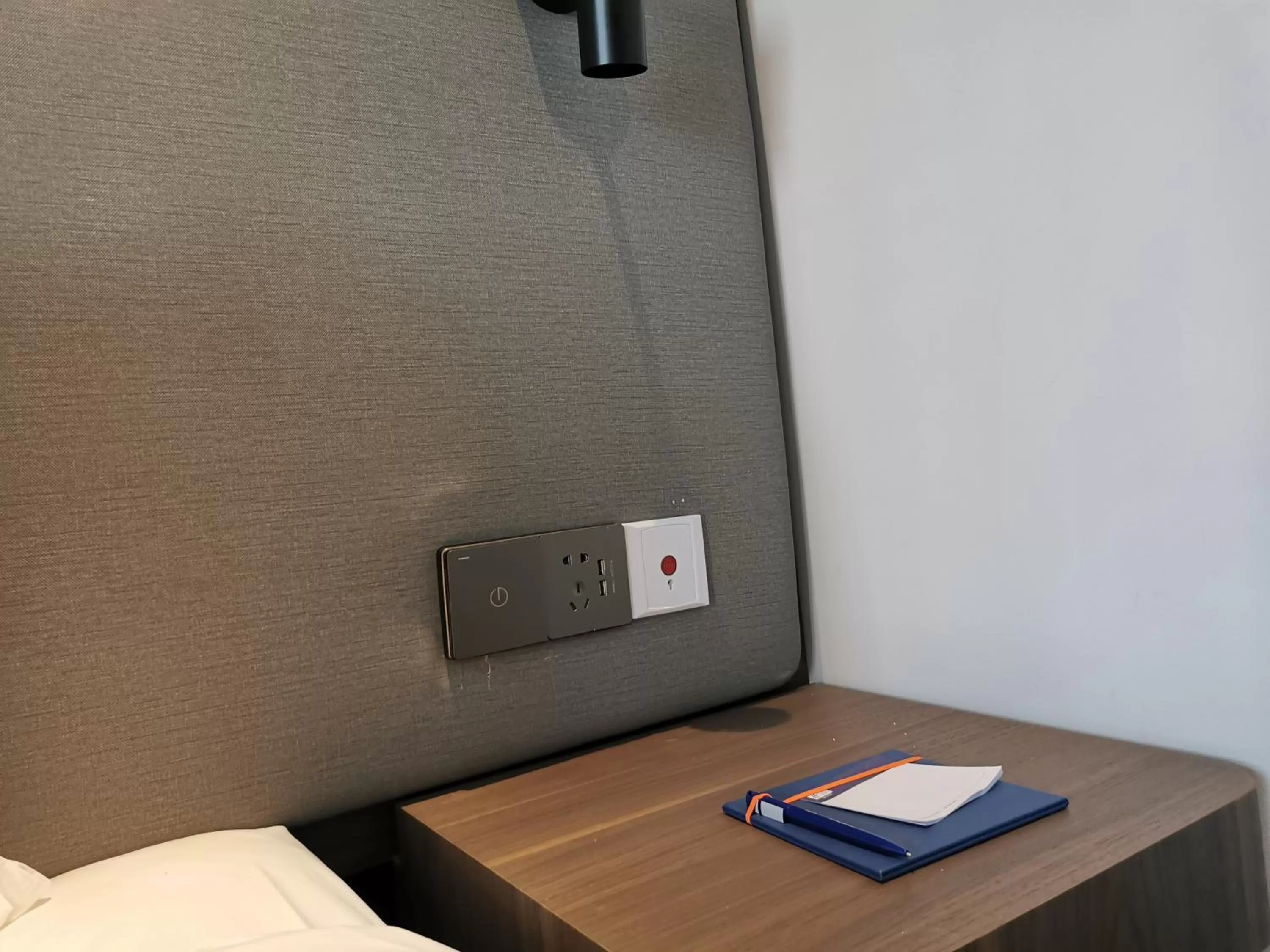 Holiday Inn Express Shanghai Kangqiao by IHG