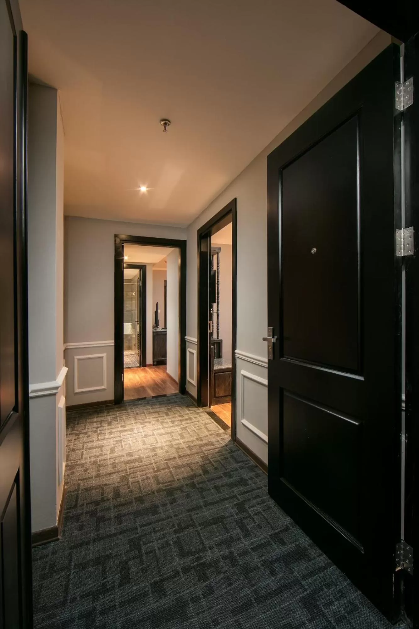 Bedroom in Shining Central Hotel & Spa