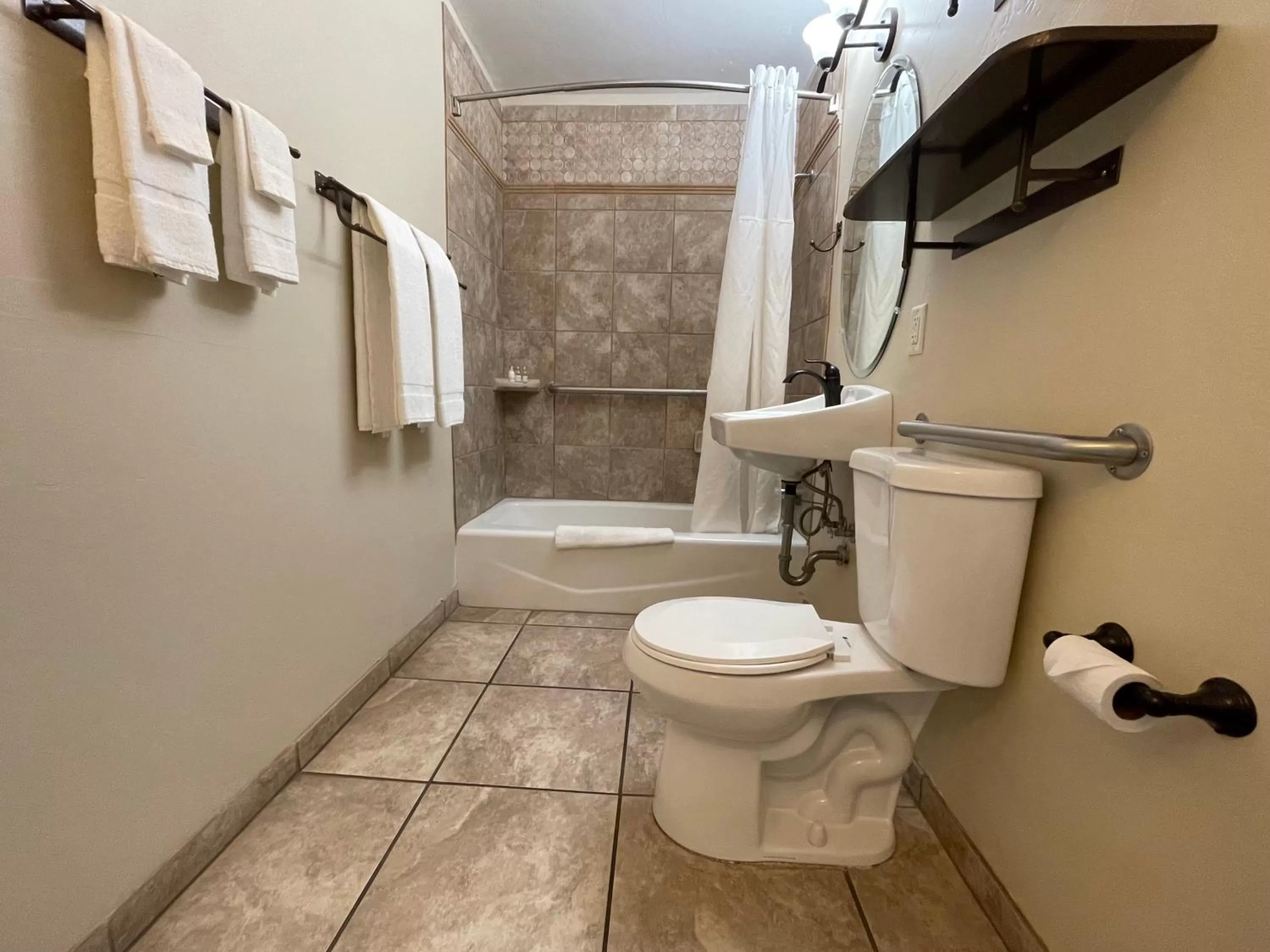 Bathroom in Arizona Sunset Inn & Suites