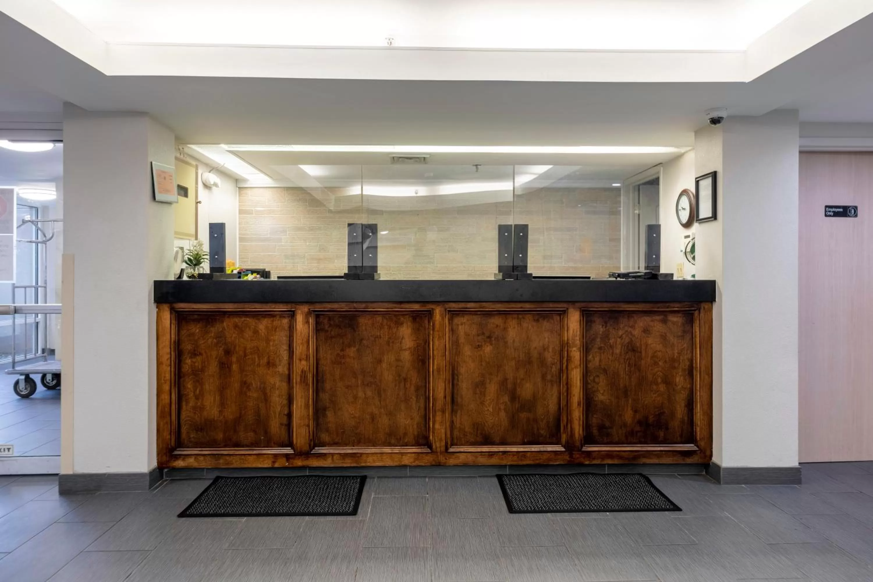 Lobby or reception in HomeTown Inn by Red Roof East Syracuse