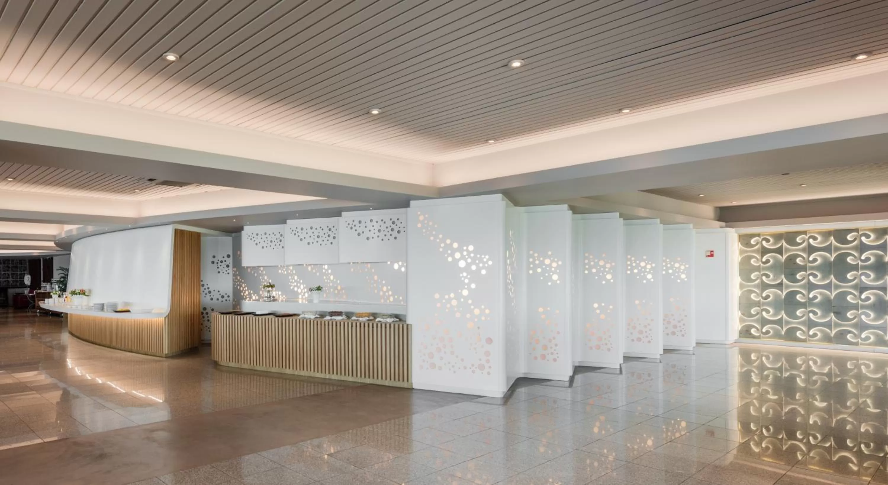 Restaurant/places to eat in Axis Ofir Beach Resort Hotel