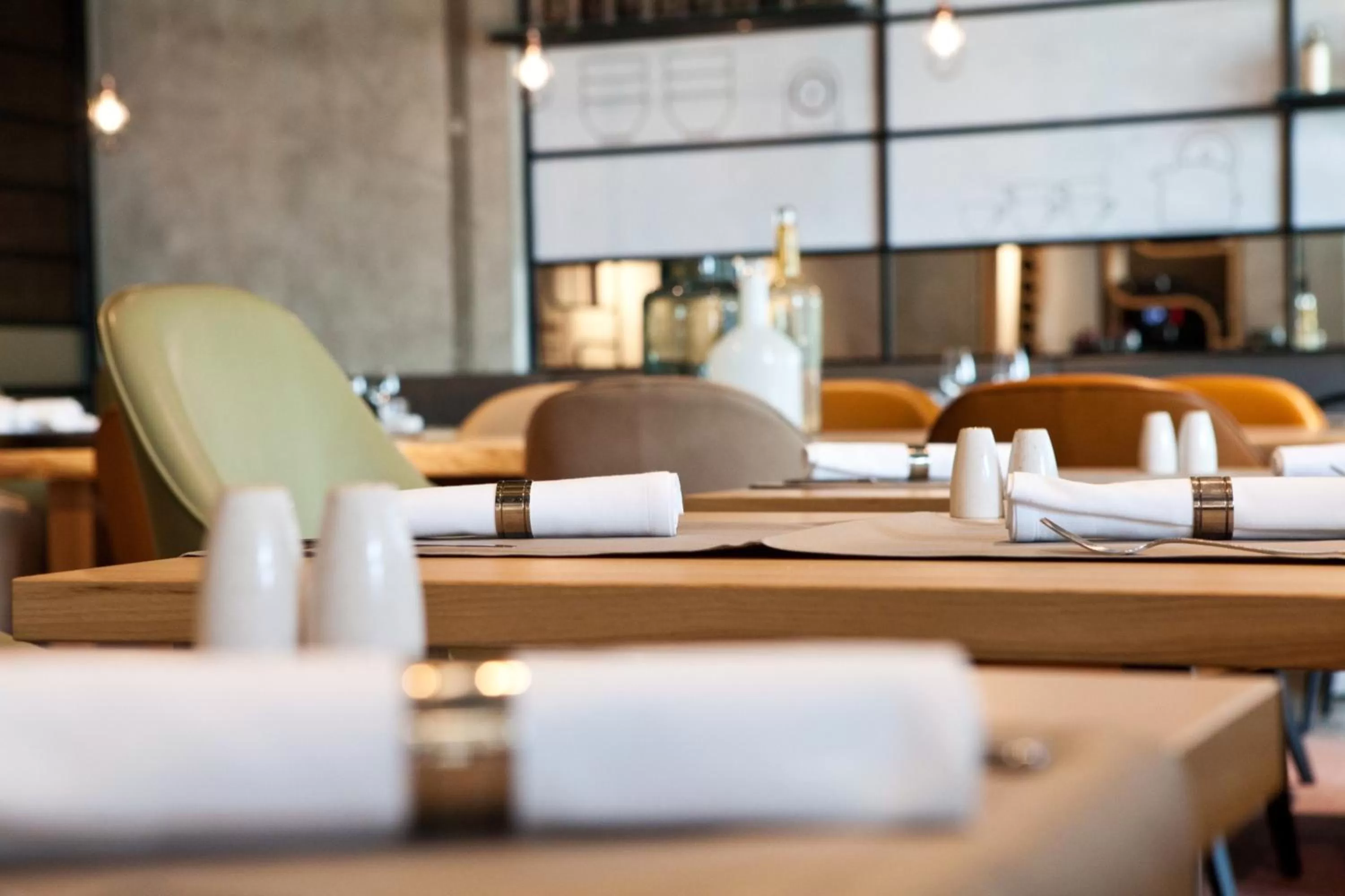 Restaurant/places to eat in Hotel Indigo Berlin - East Side Gallery