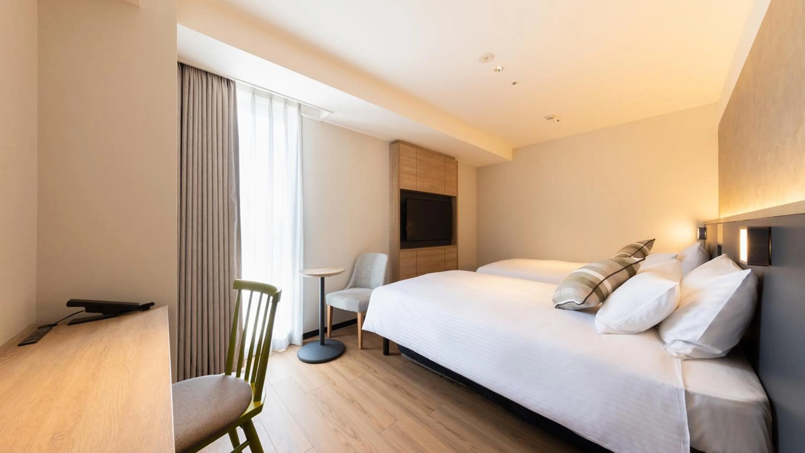 Bed in JR-East Hotel Mets Yokohama