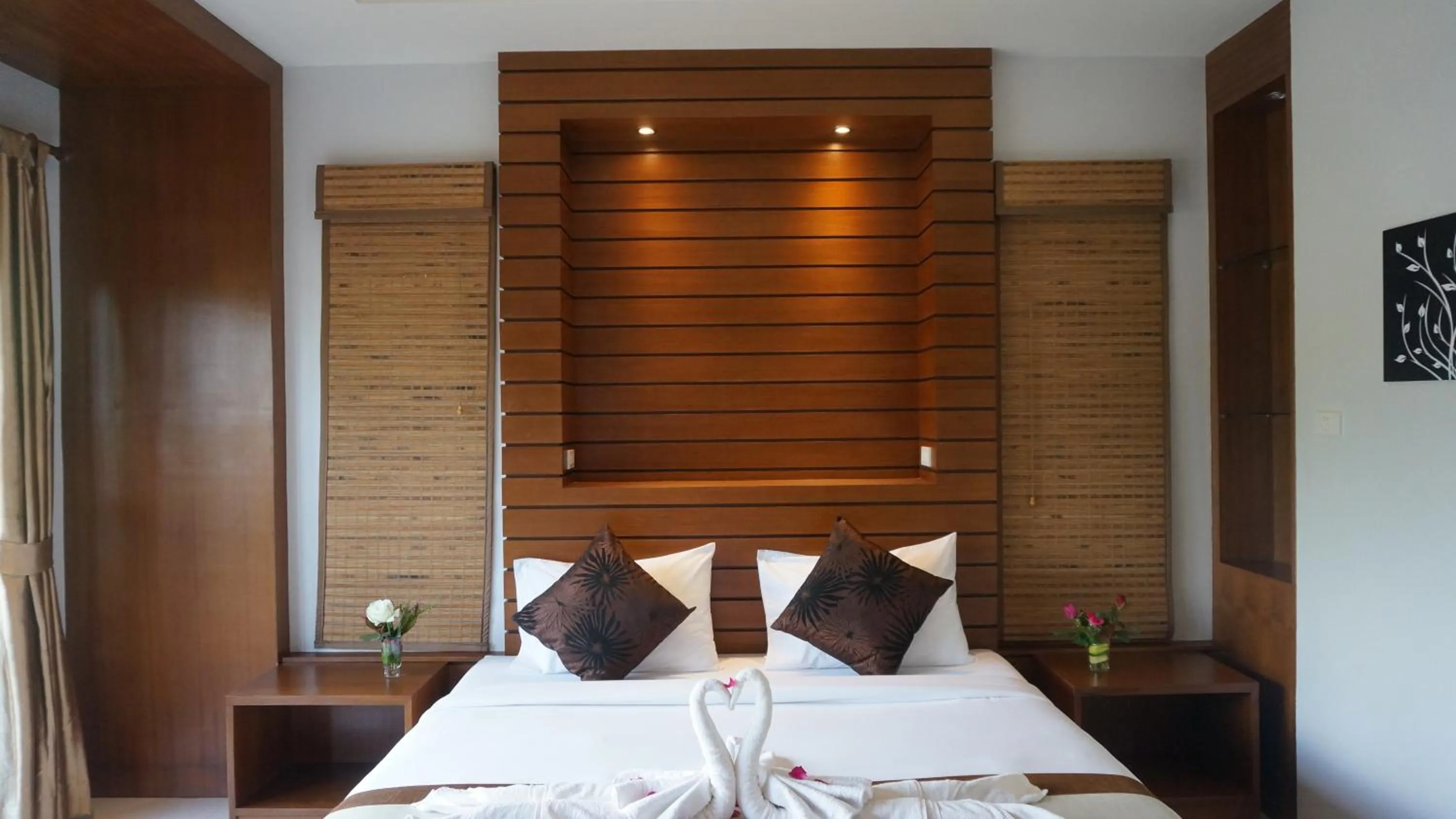 Photo of the whole room, Bed in Lanta Intanin Resort - SHA Extra Plus