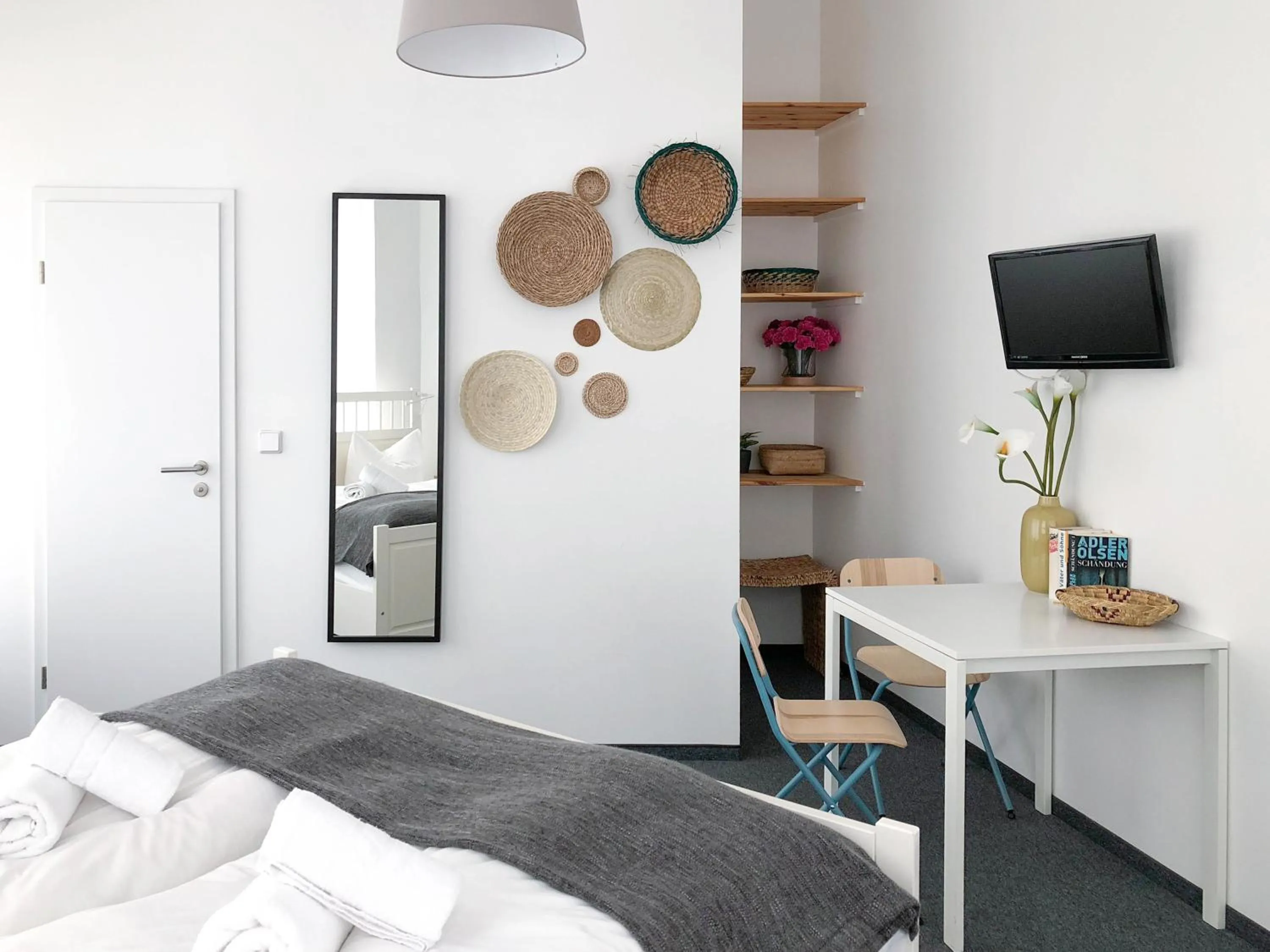 Photo of the whole room, Bed in Pension Absolut Berlin