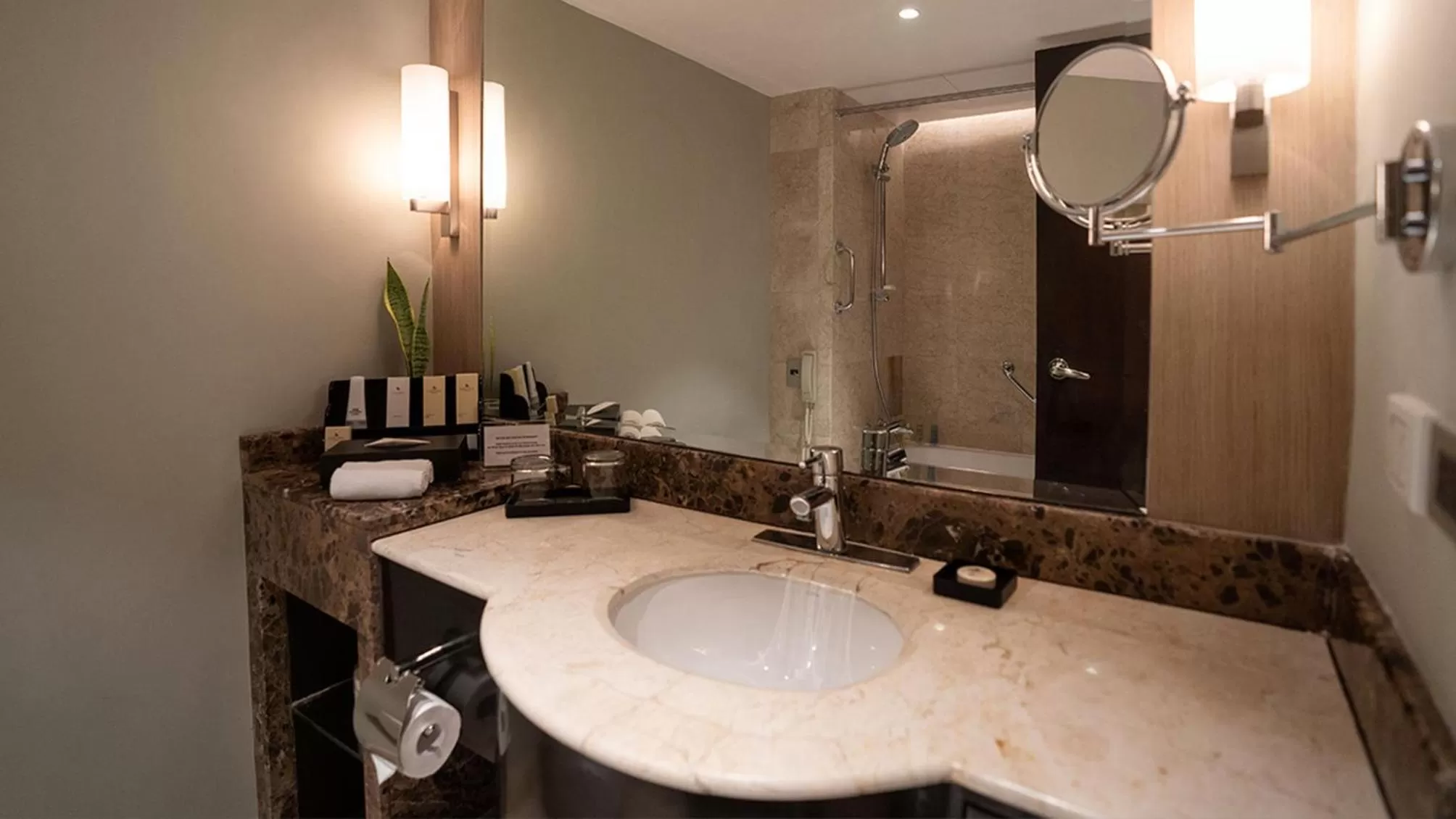 Bathroom in Marco Polo Plaza Cebu