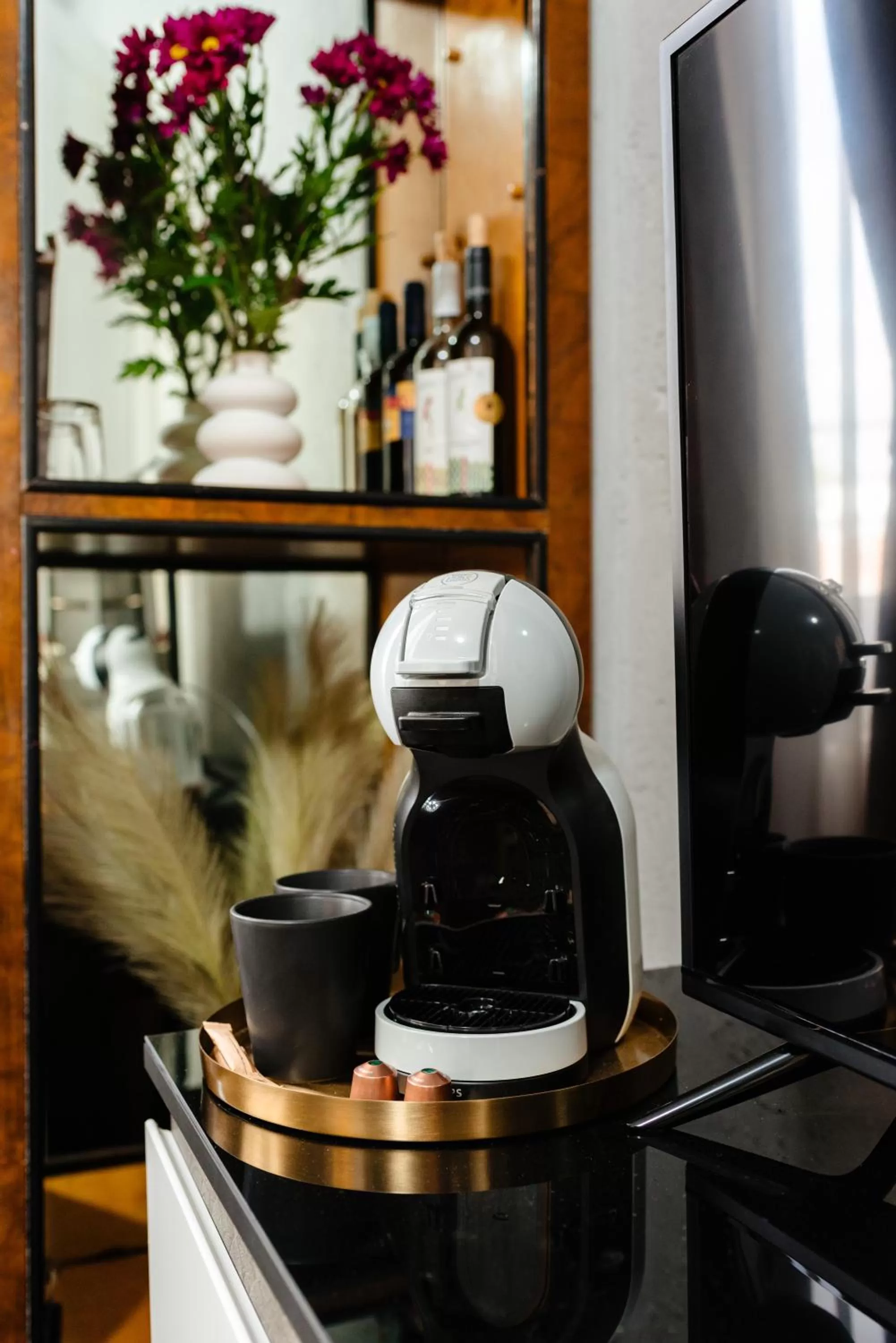 Coffee/tea facilities in Palace Bulevard Inn