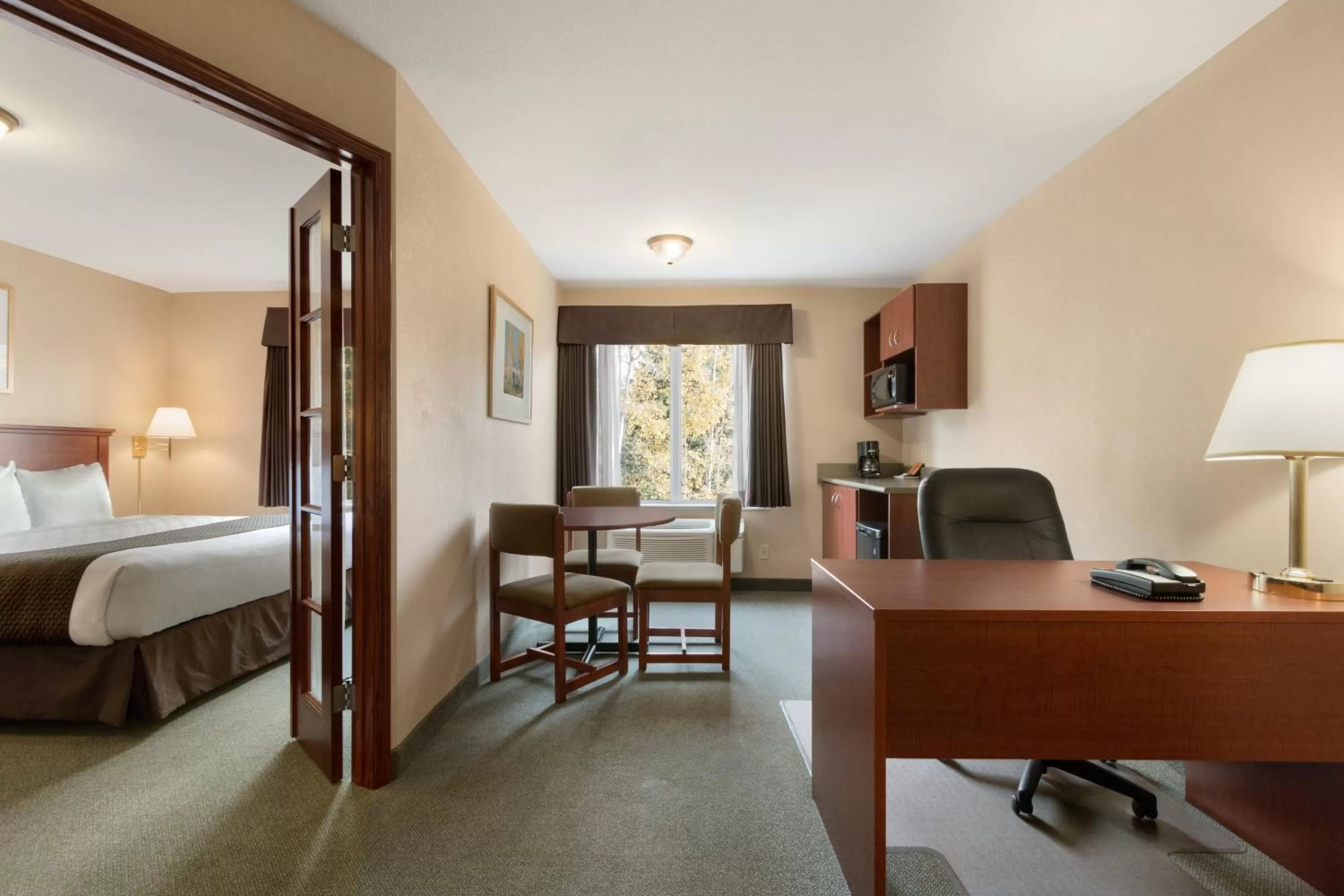 Day, Bed in Days Inn by Wyndham Thunder Bay North