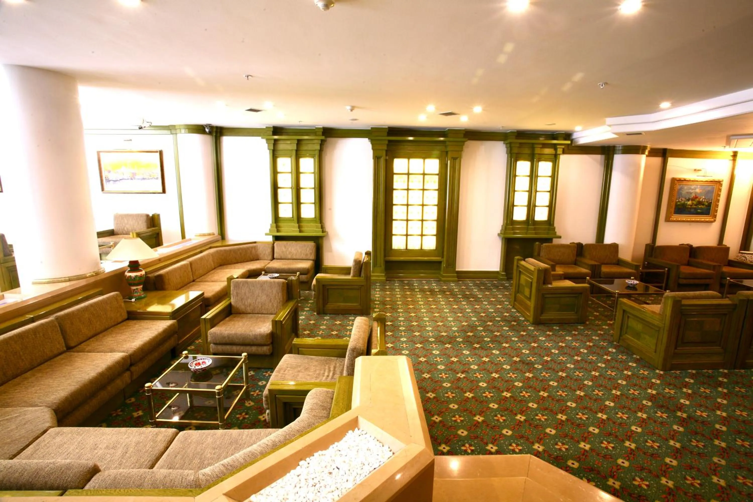 Lobby or reception in Istanbul Royal Hotel