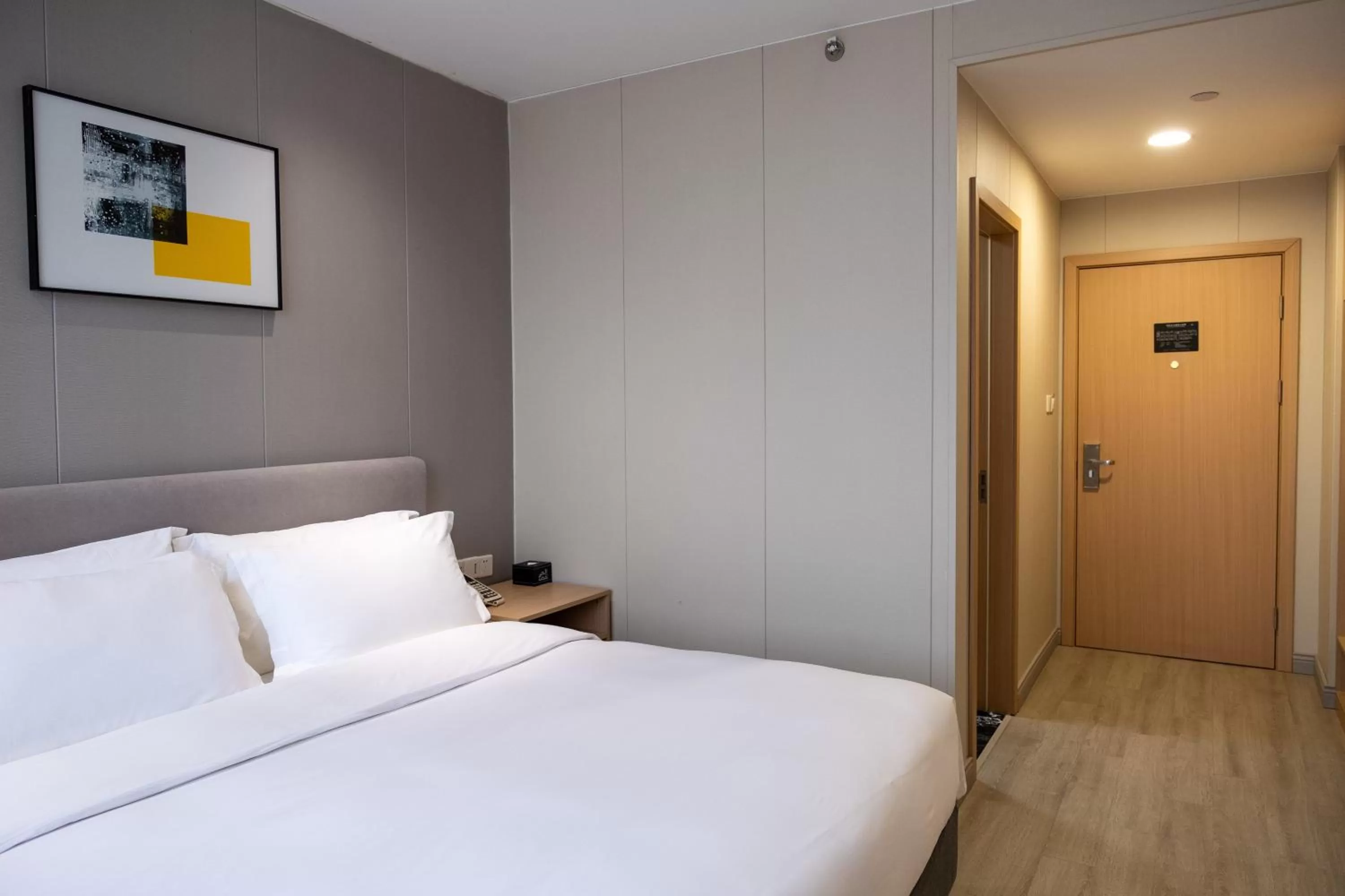 Bed in Shanghai JOYFUL YARD Hotel-Free shuttle bus to Pudong Airport and Disneyland