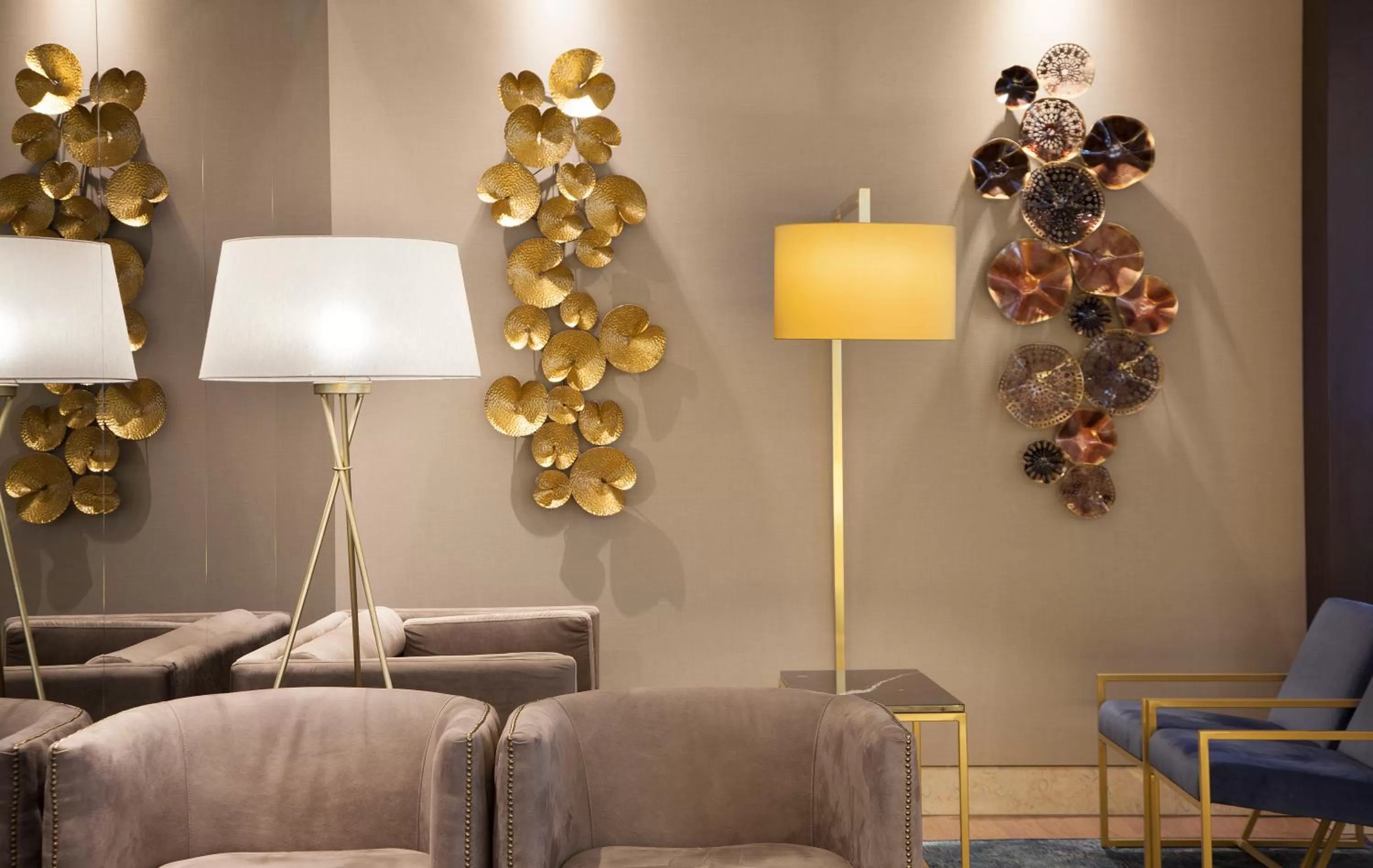 Communal lounge/ TV room in TURIM Marquês Hotel