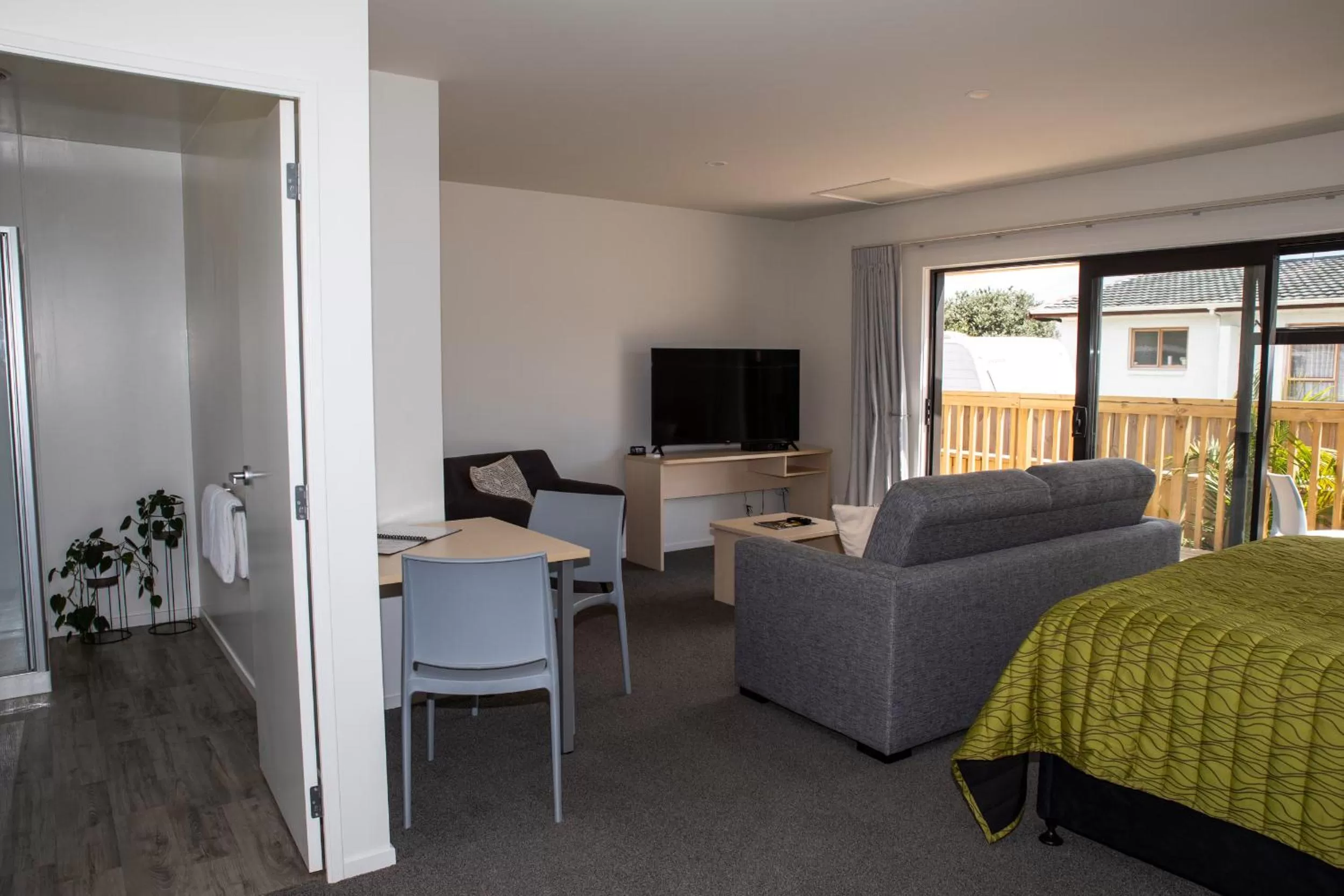 Bed in Peninsula Motel