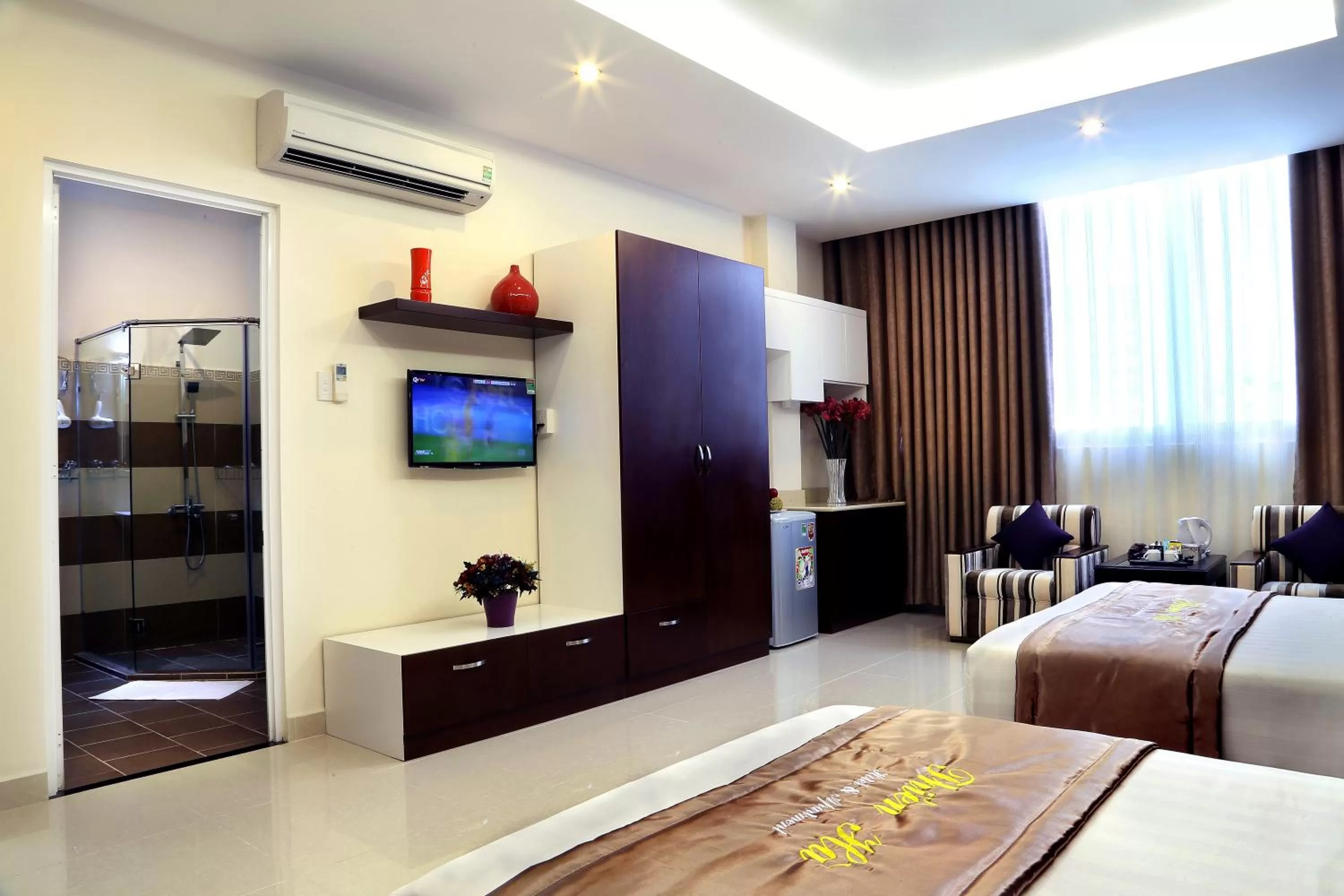 Photo of the whole room, Bed in Thien Ha Hotel & Apartment