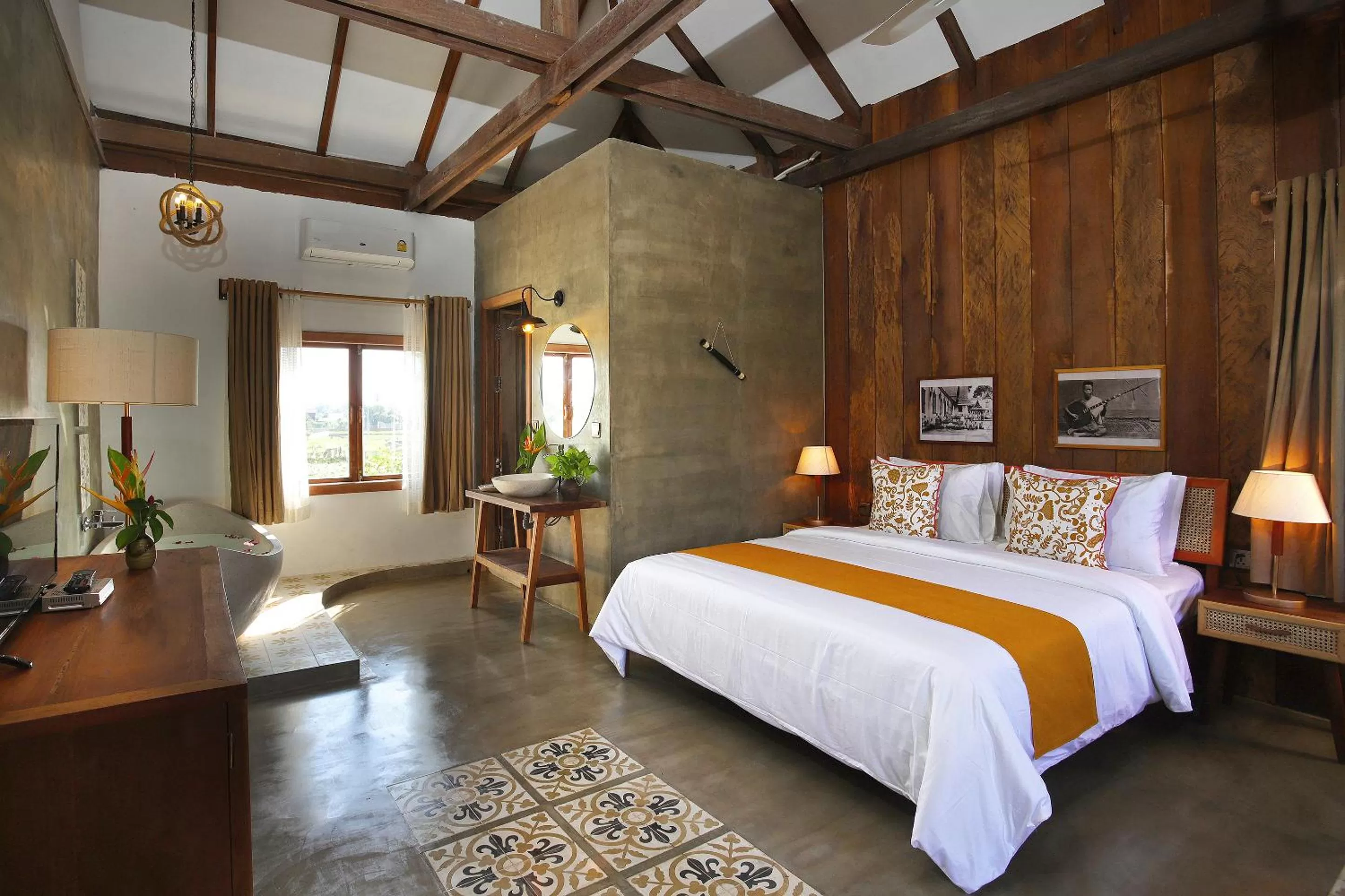 Photo of the whole room, Bed in Dontrei Villa Angkor