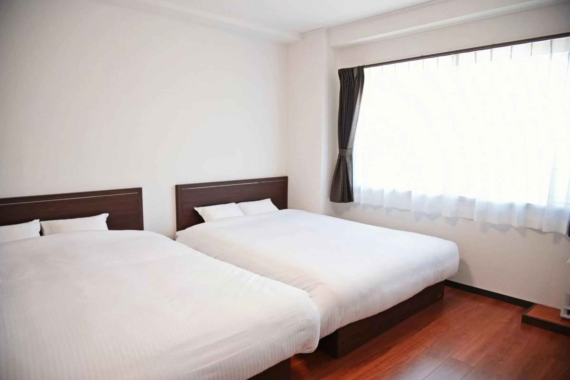 Bedroom, Bed in Hostel PLEASURE MARUYAMA