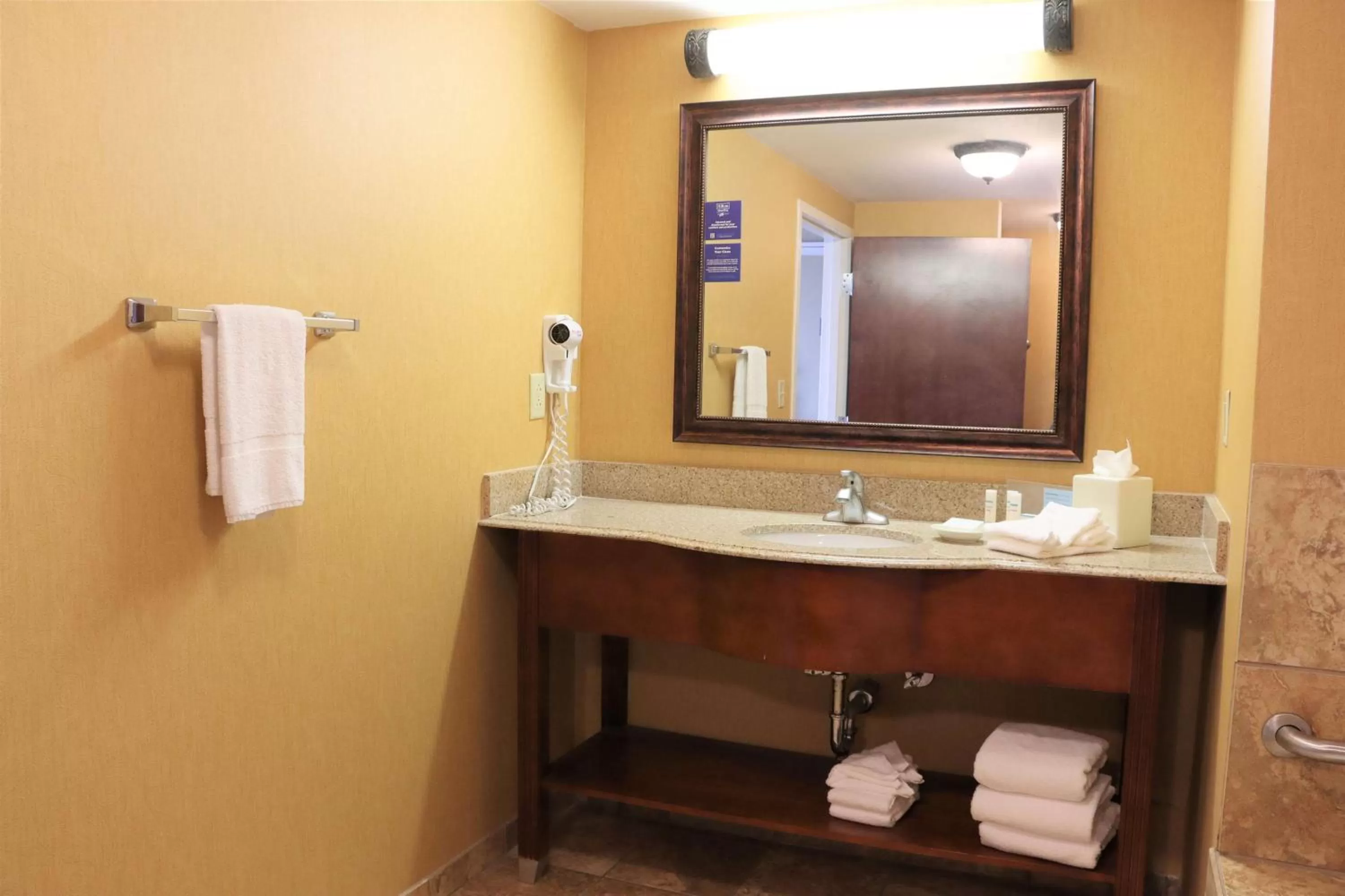 Bathroom in Hampton Inn & Suites Thibodaux