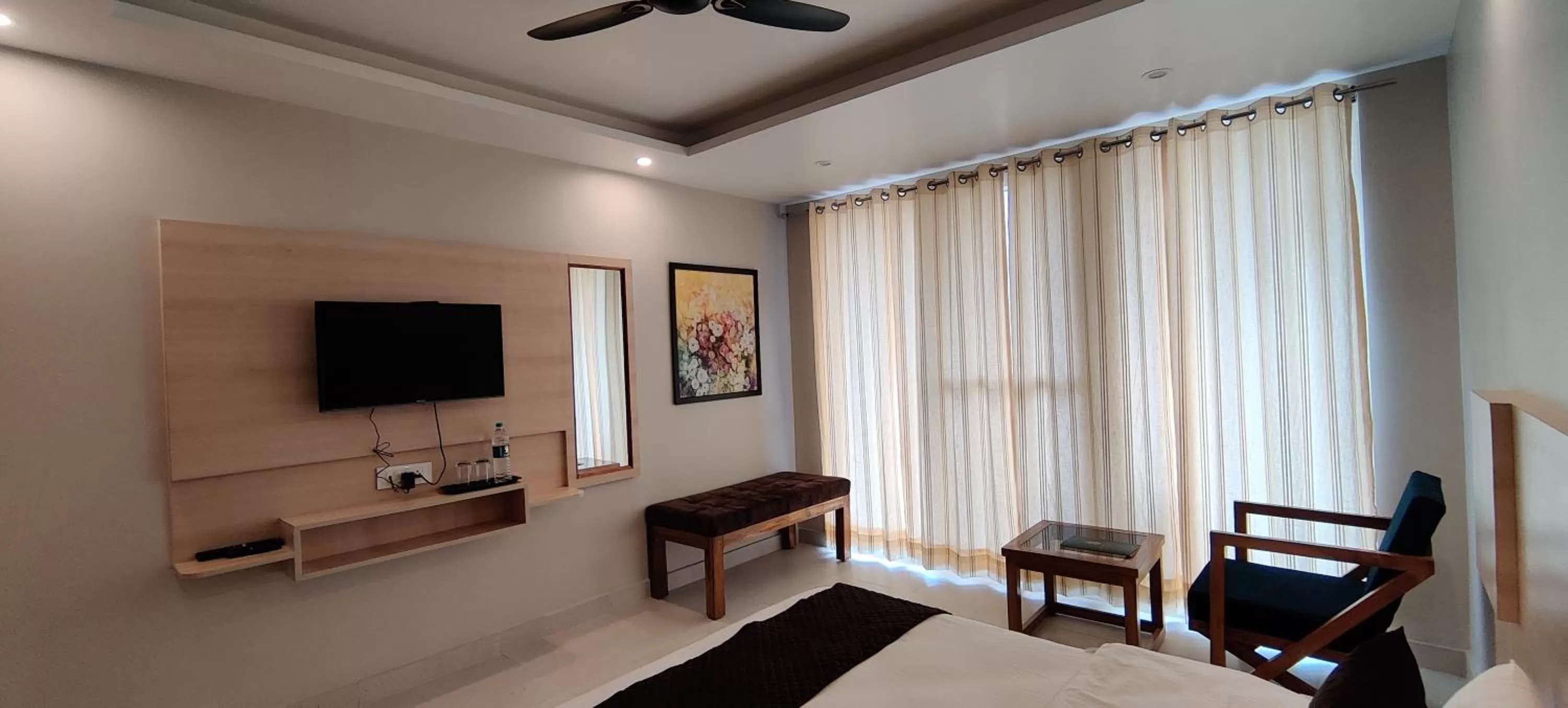TV and multimedia in Punyah Residency Rishikesh
