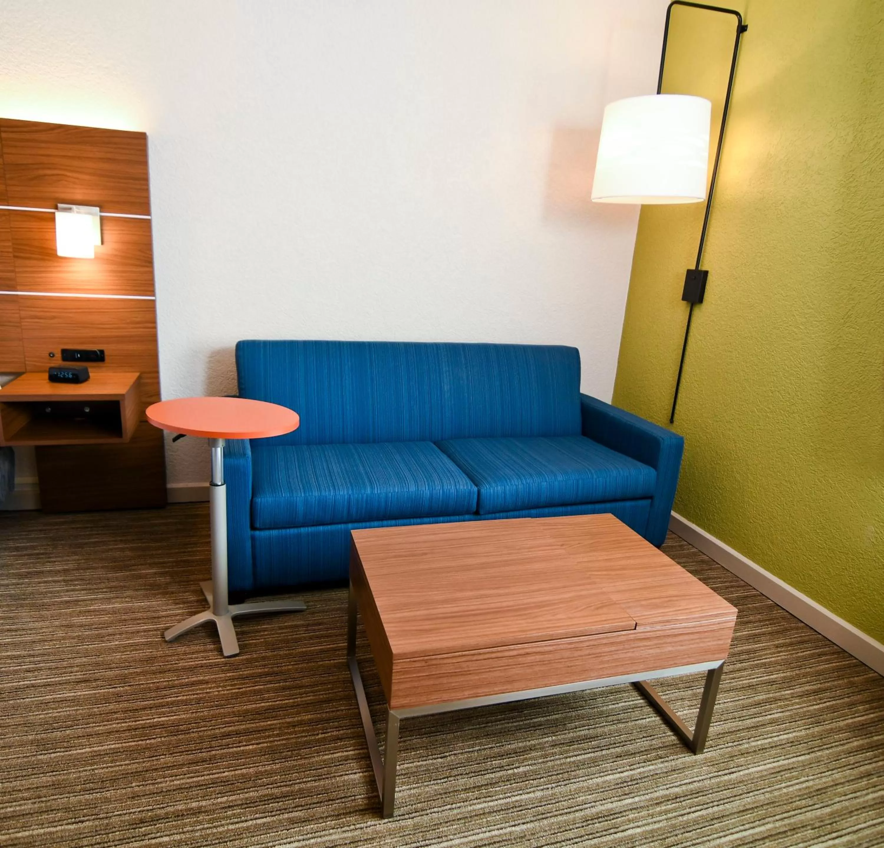 Photo of the whole room in Holiday Inn Express Hotel & Suites Port Clinton-Catawba Island by IHG