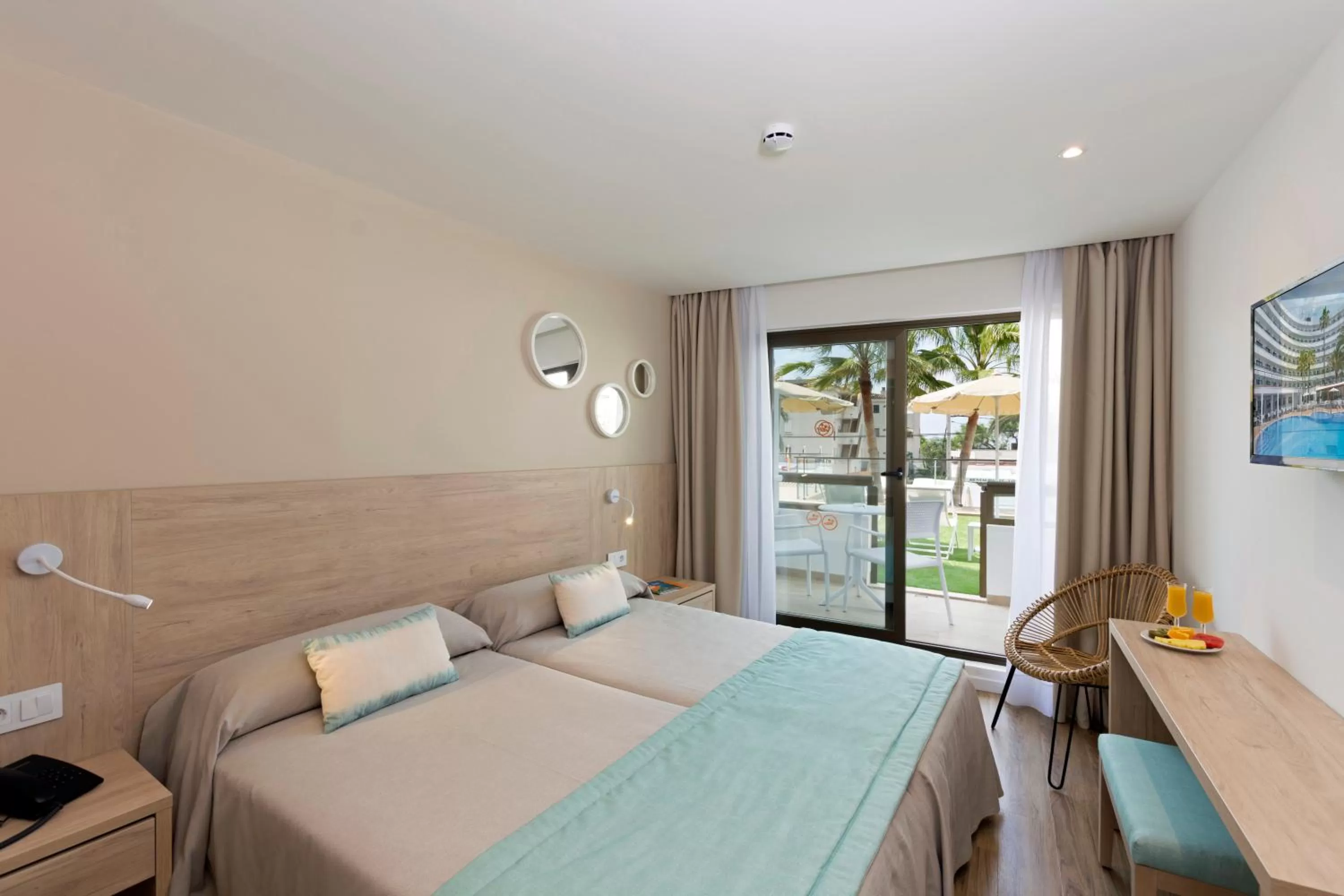 Balcony/Terrace, Bed in HSM Linda Playa