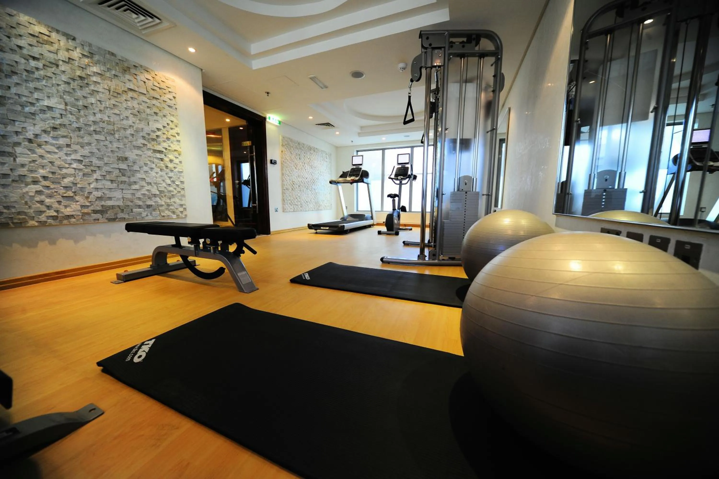 Fitness centre/facilities in Monaco Hotel