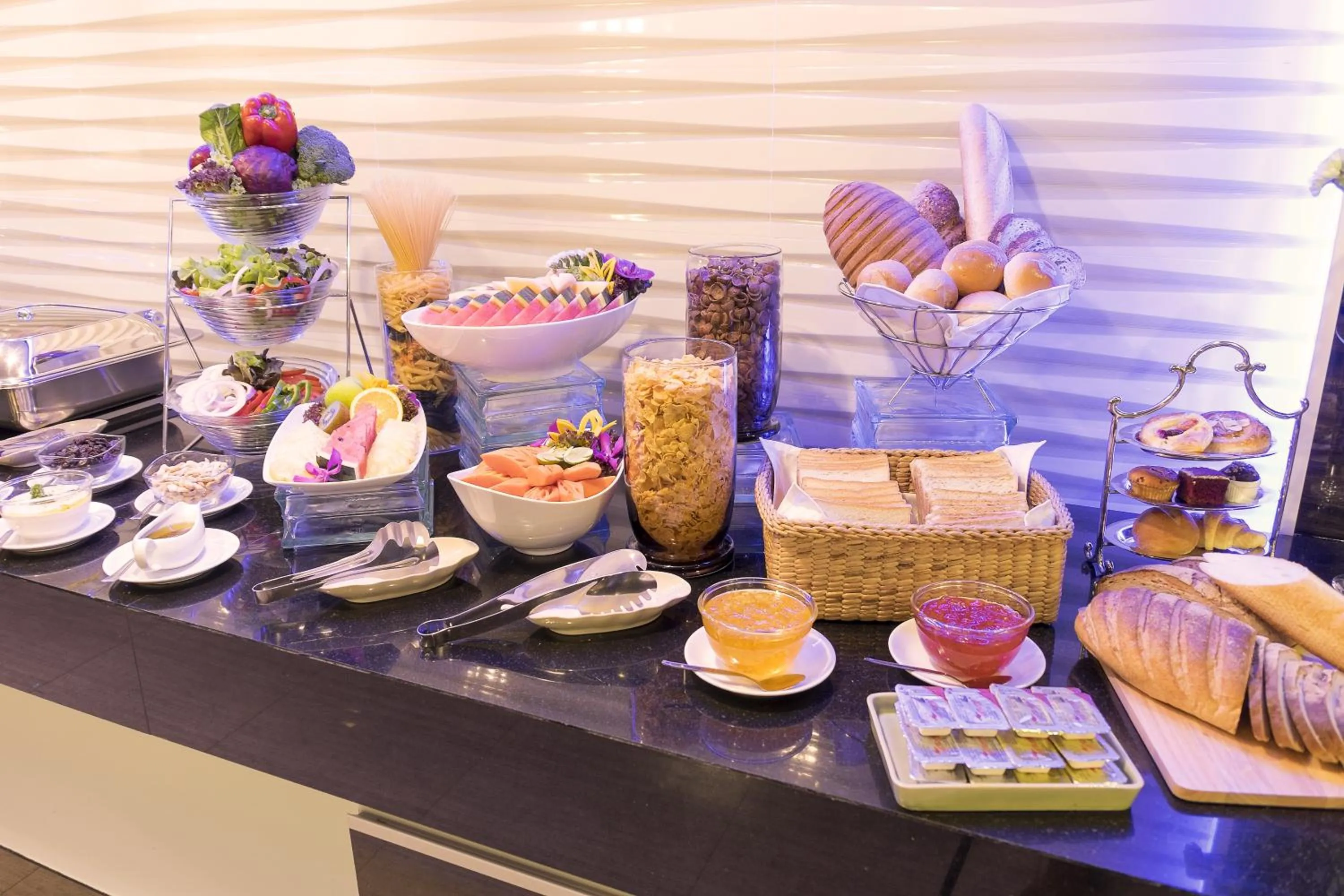 Meals in Aspen Suites Hotel Sukhumvit 2