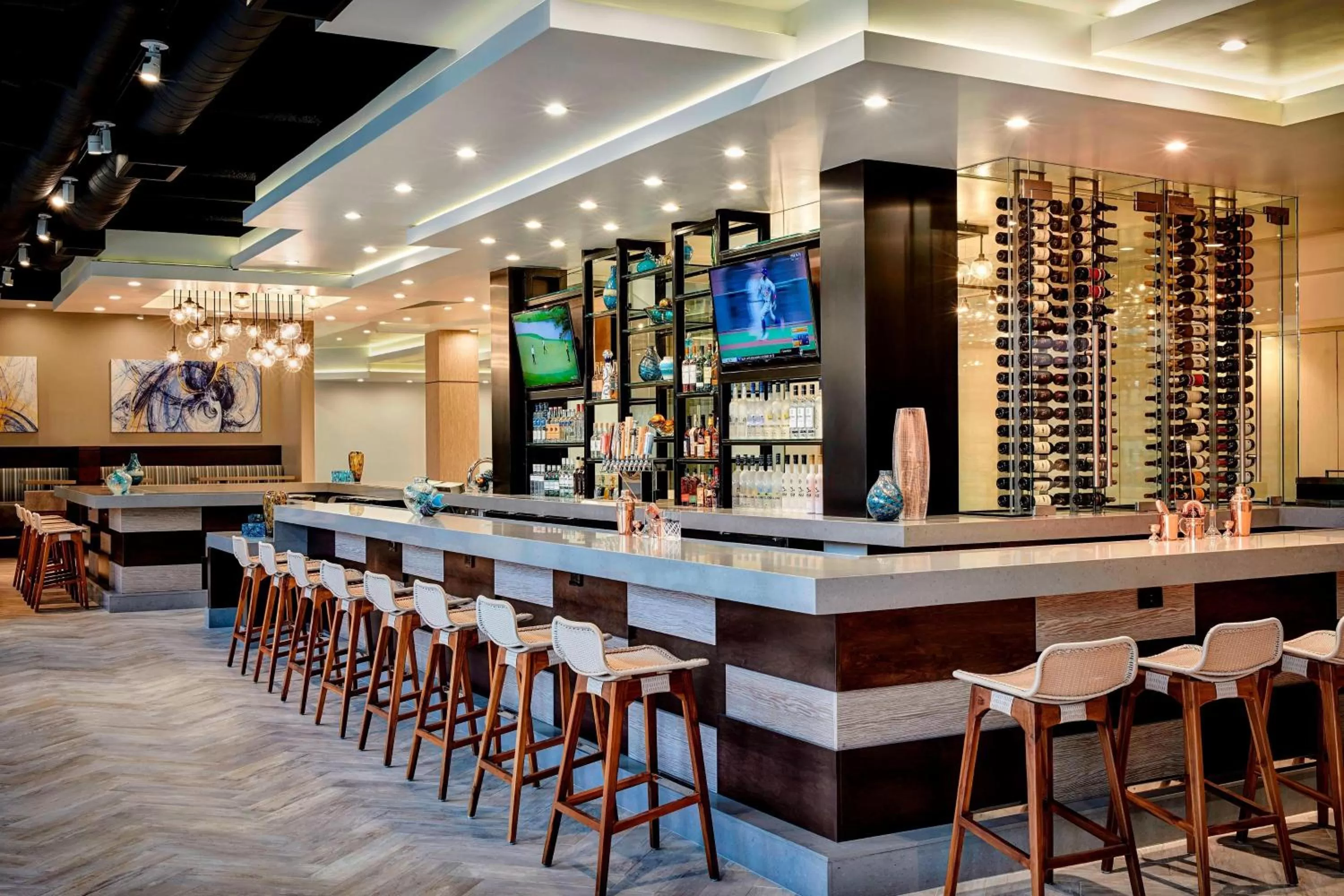 Lounge or bar in Torrance Marriott Redondo Beach
