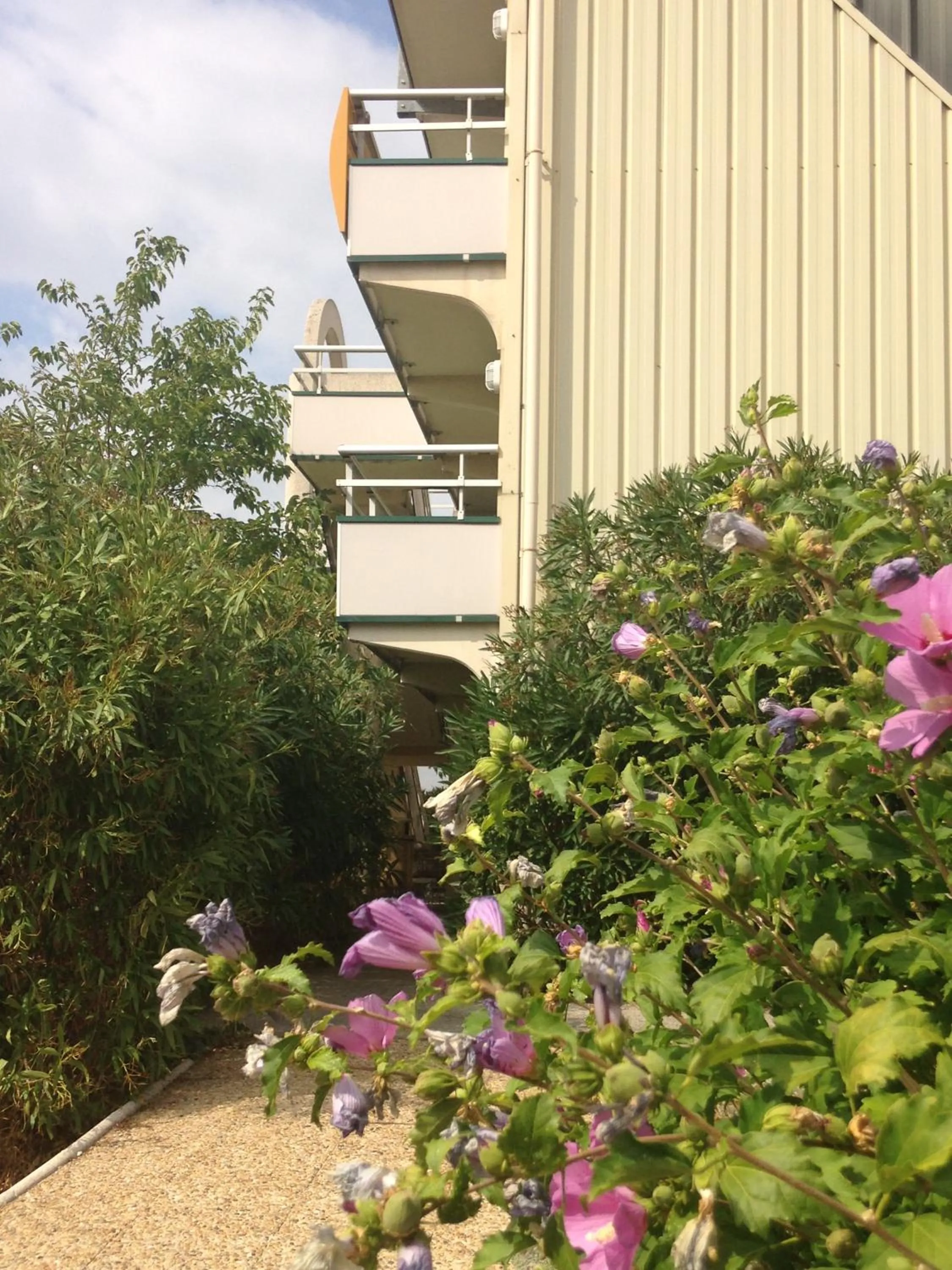 Summer in Premiere Classe Salon De Provence