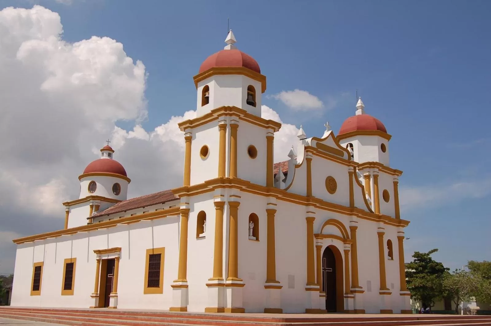 Property building in Hotel Boutique Campanario del Río