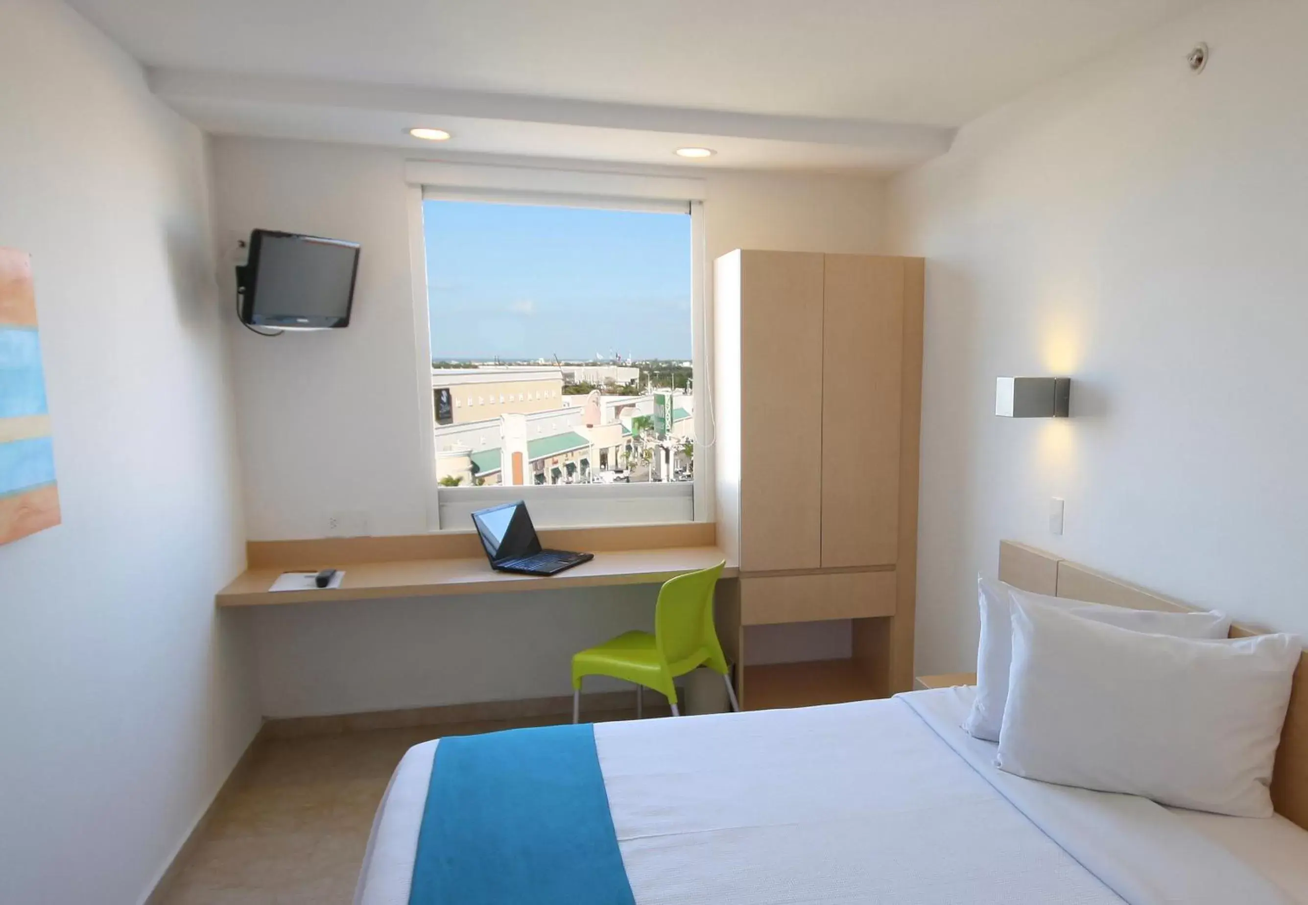 Superior Queen Room in One Ciudad del Carmen Concordia Superior Queen Room in One Ciudad del Carmen Concordia