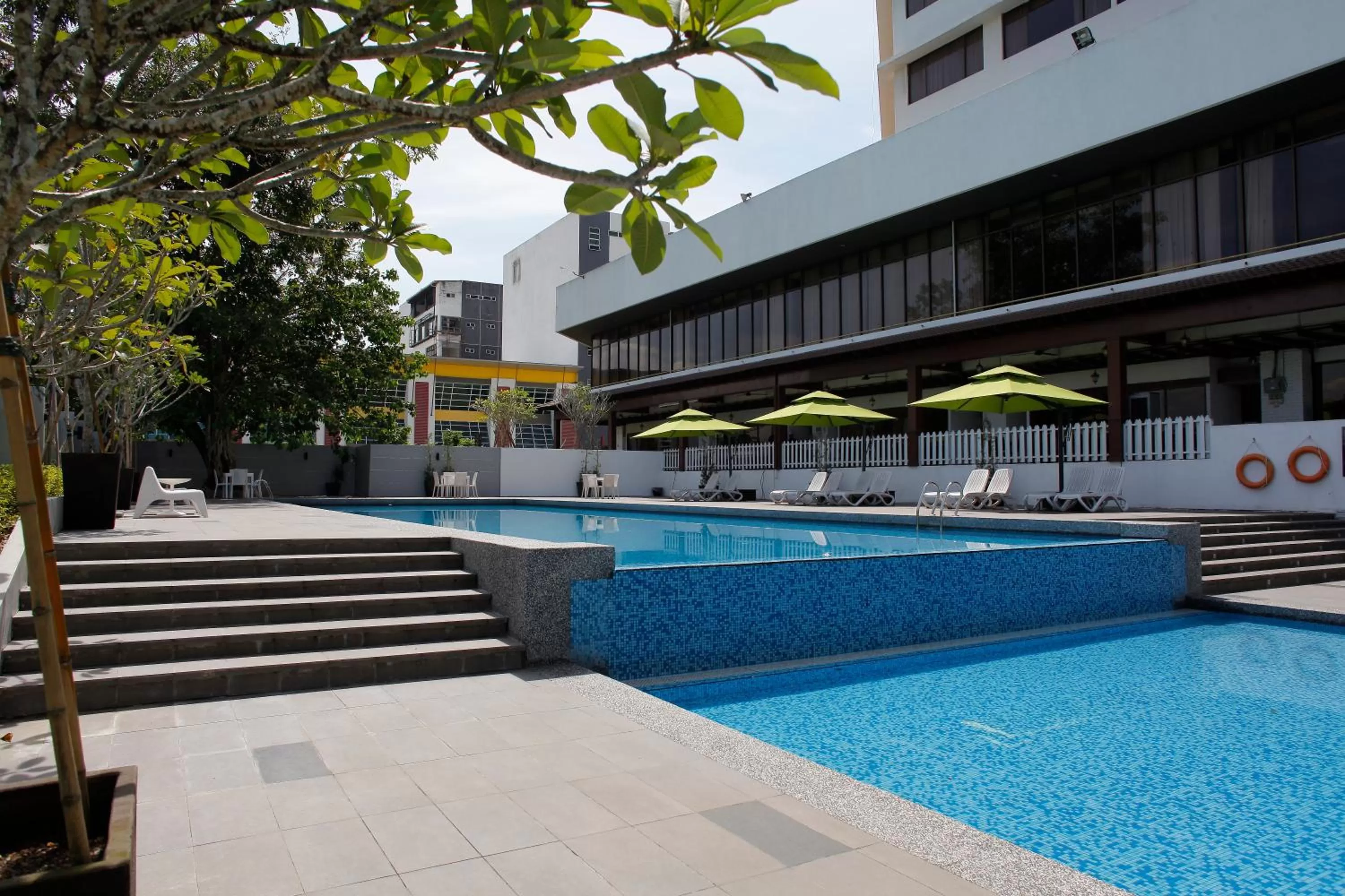 Swimming pool in Impiana Hotel Ipoh