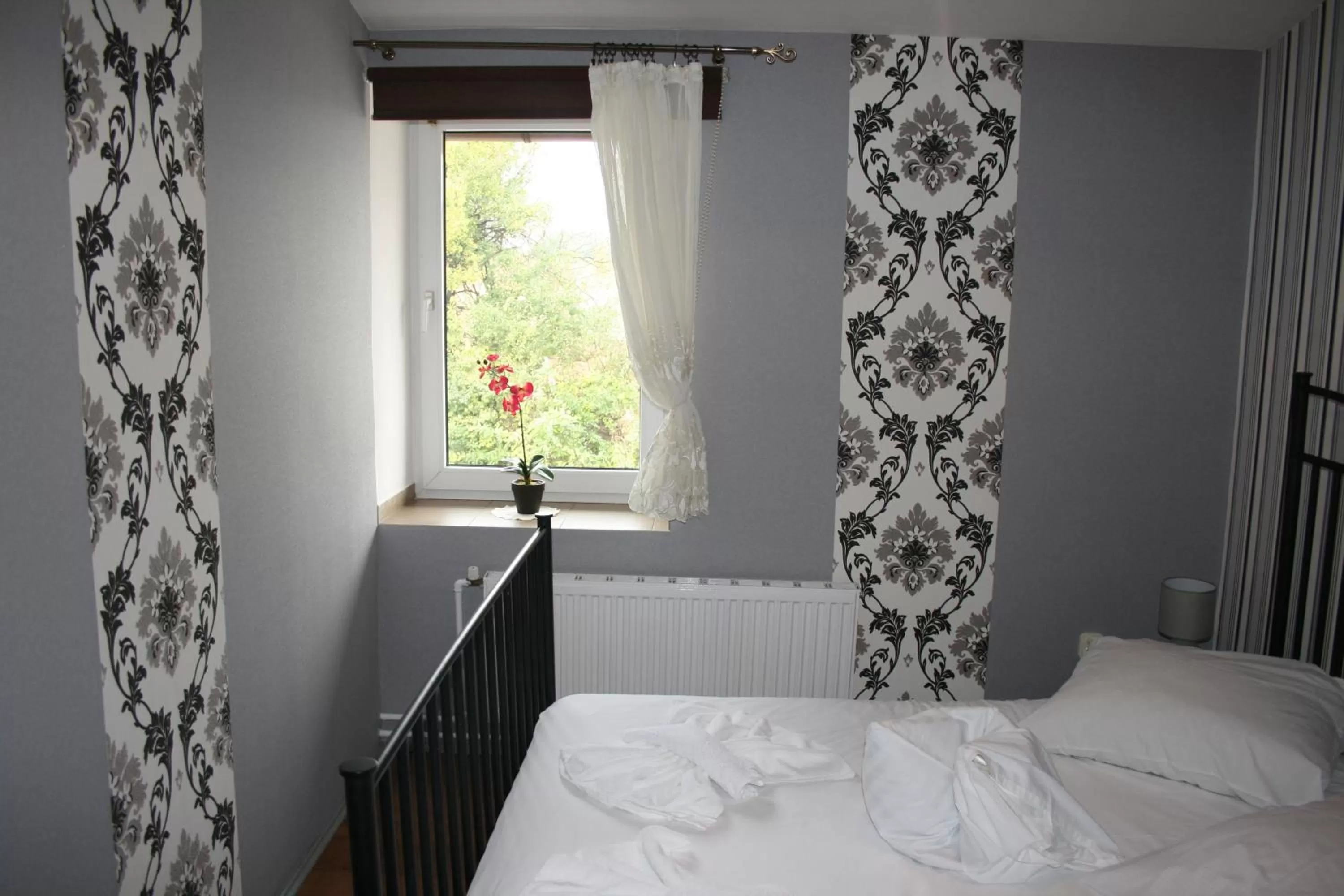 Photo of the whole room, Bed in Hotel Komfort Inn - Dwór Hubertus