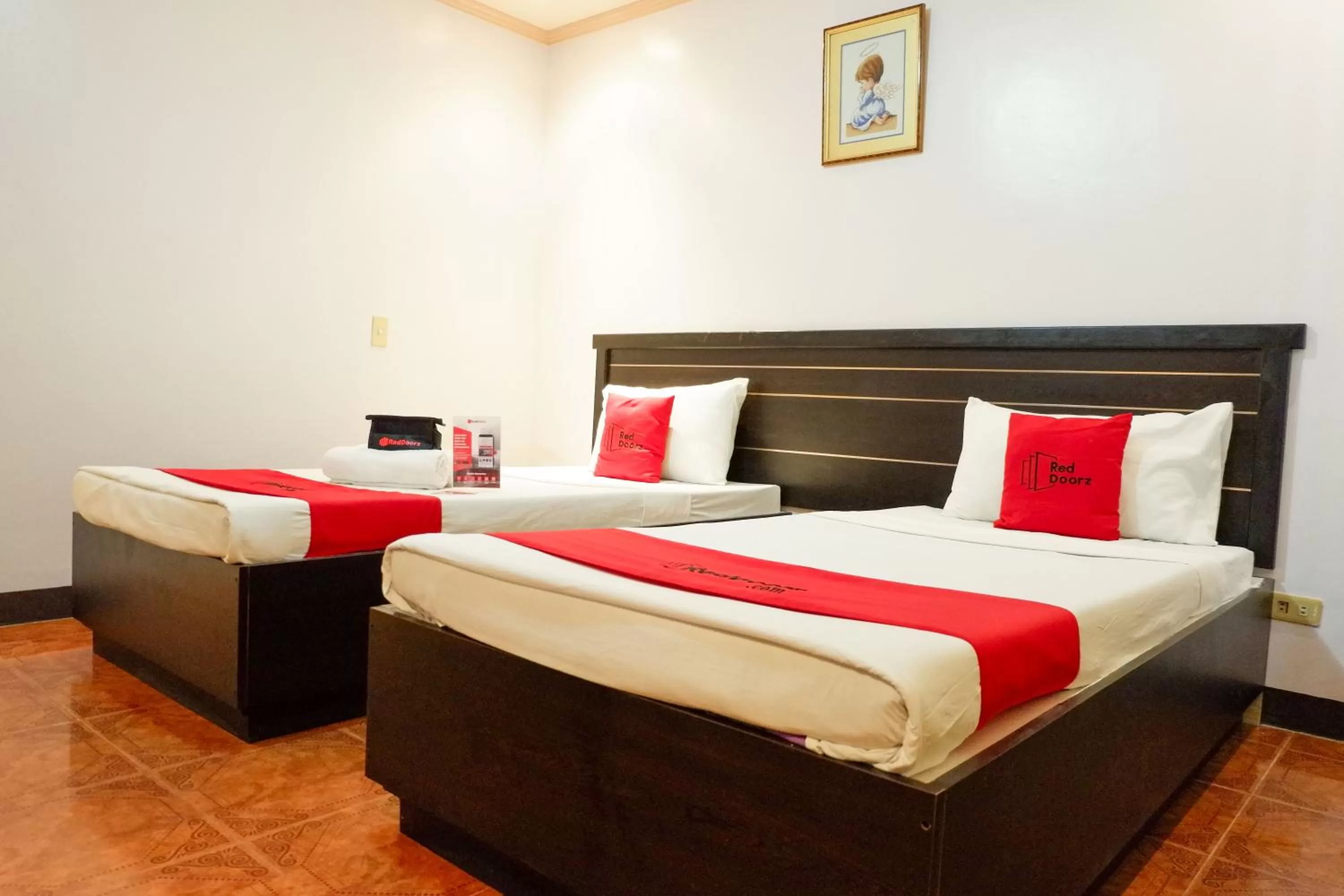 Bed in RedDoorz near Maribago Barangay Hall