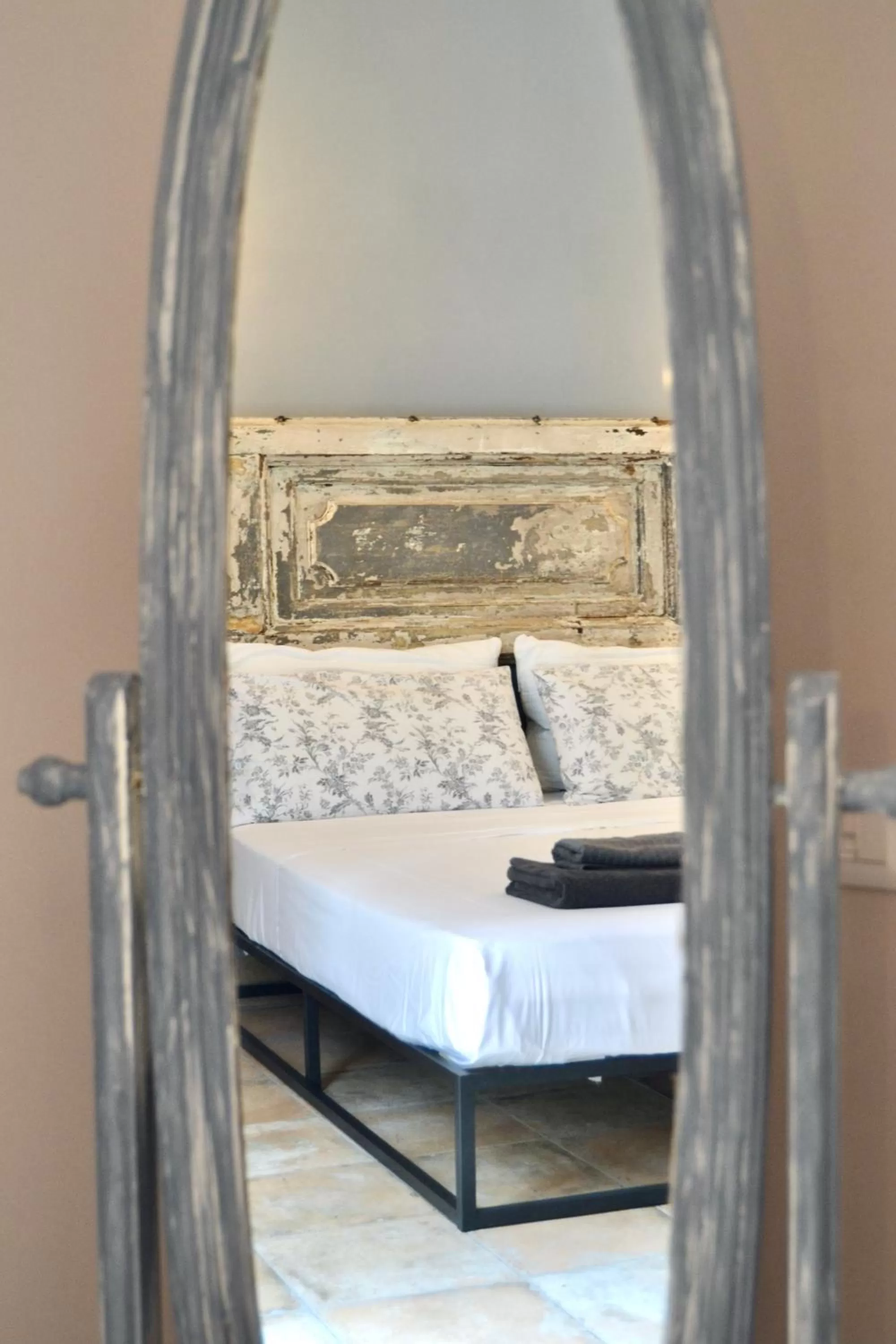 Decorative detail in Il Miracolo