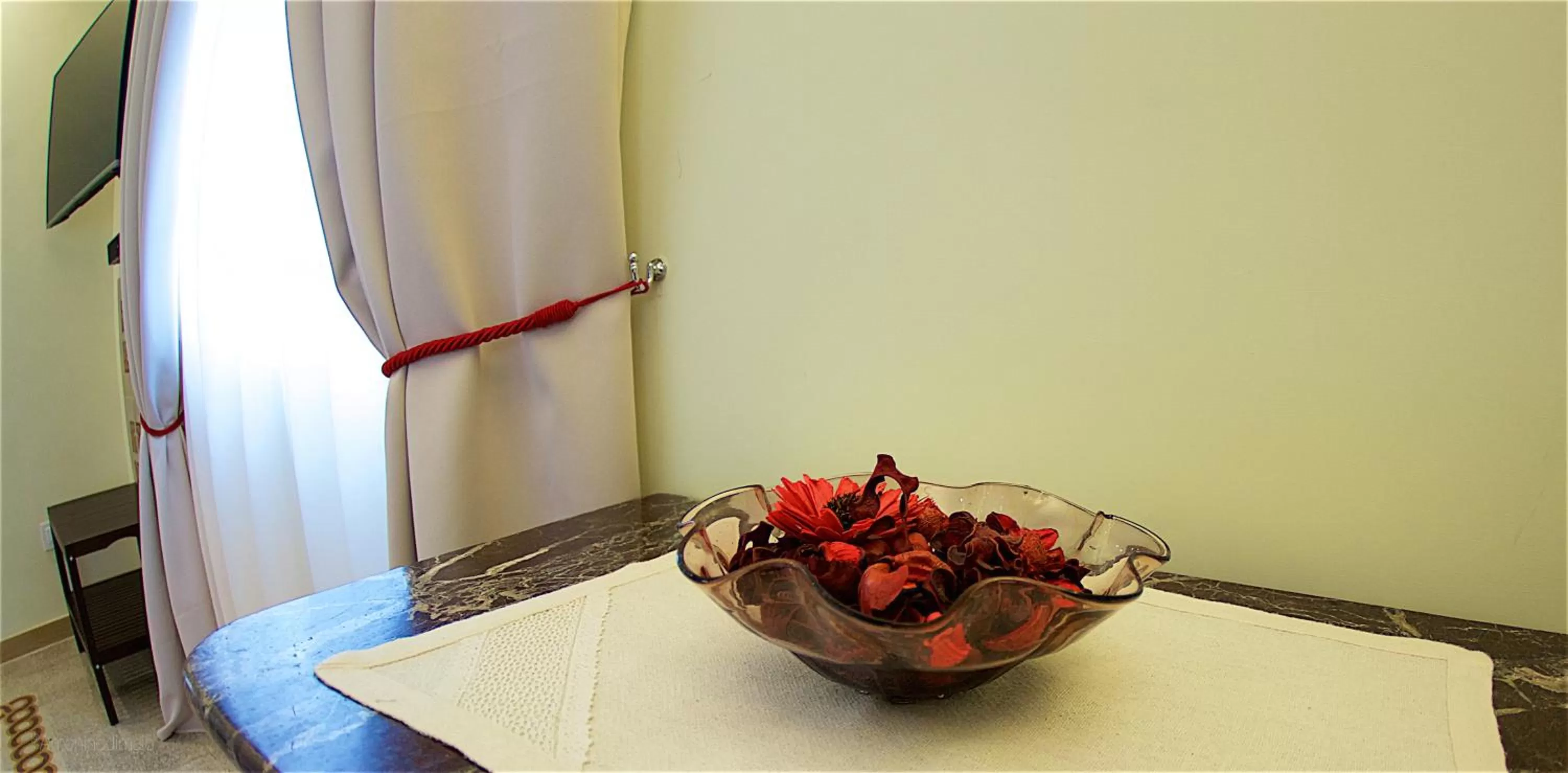 Decorative detail in Il Giardino Segreto