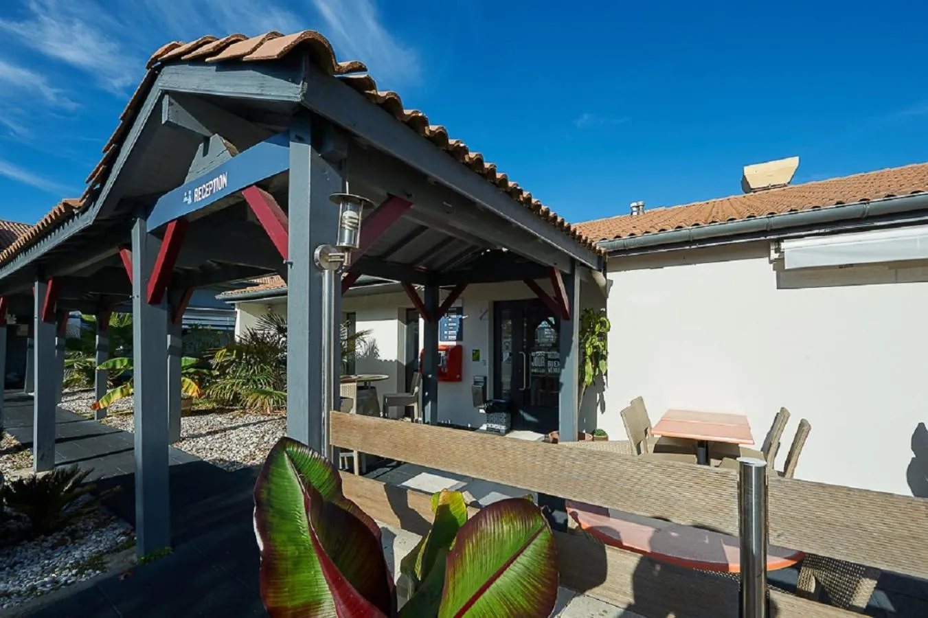 Patio in Kyriad Bordeaux - Merignac Aéroport