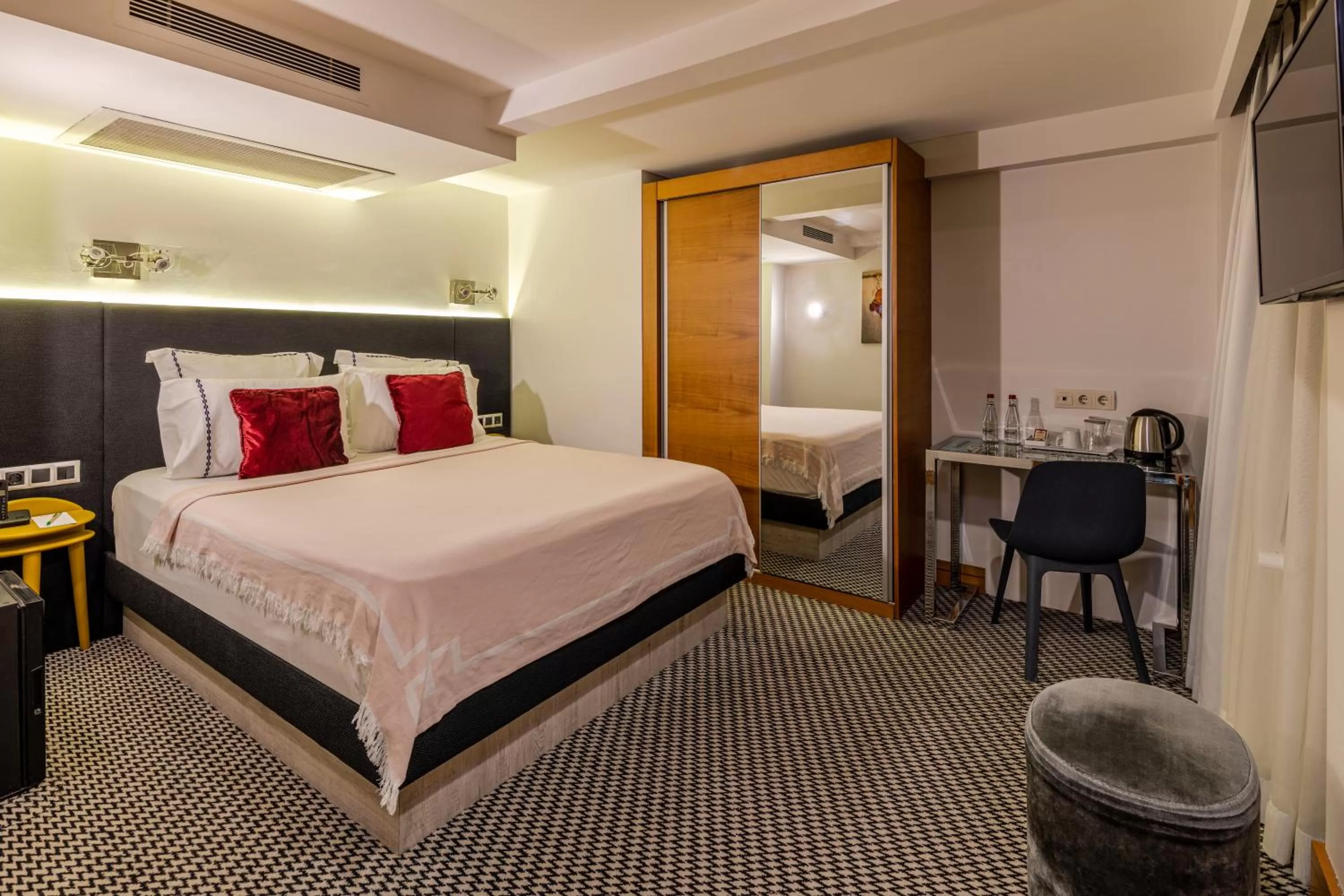 Photo of the whole room, Bed in Parkhouse Hotel & Spa