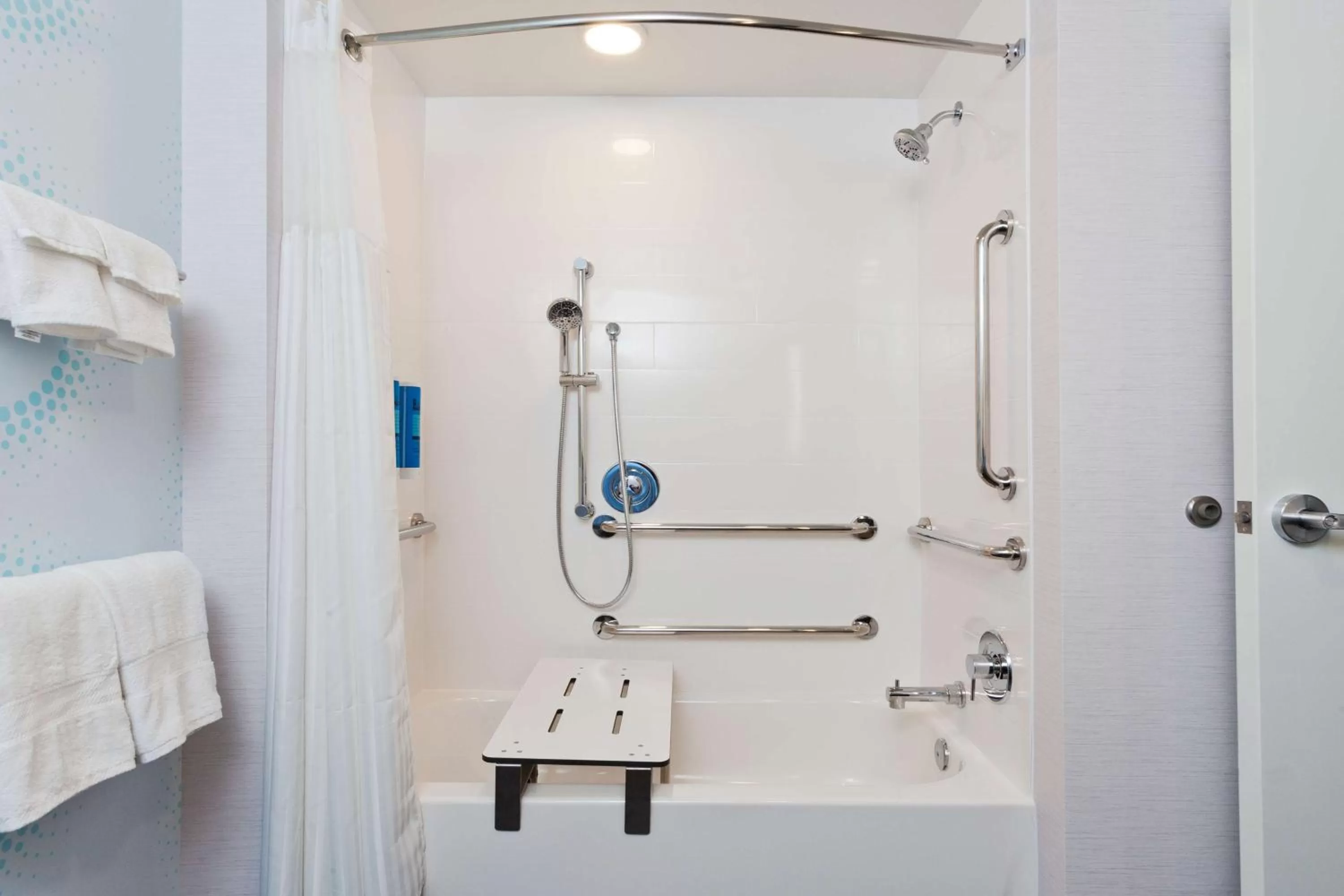 Bathroom in Tru By Hilton Prattville